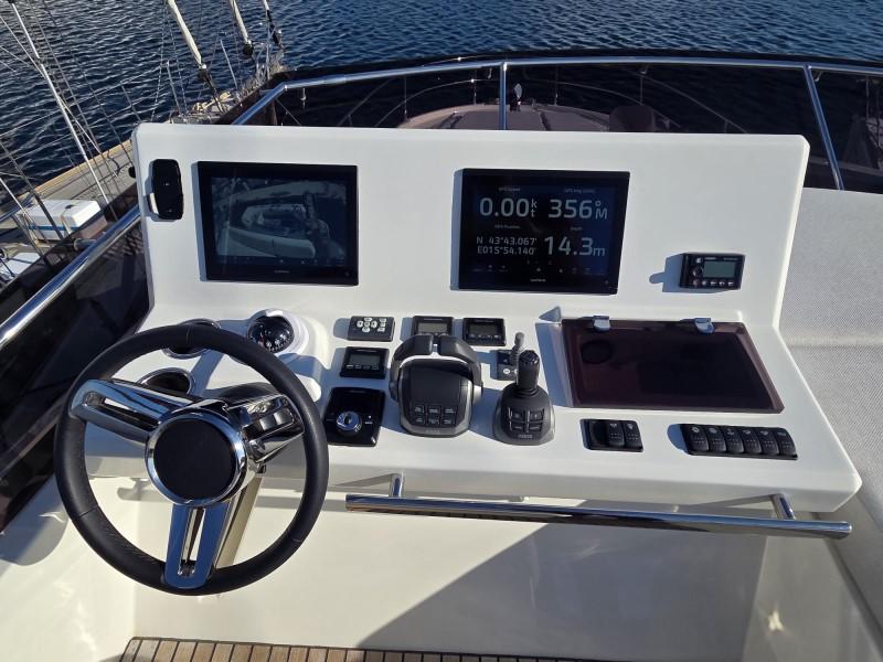 Prestige 520 Flybridge - 3 + 1 cab., picture 9