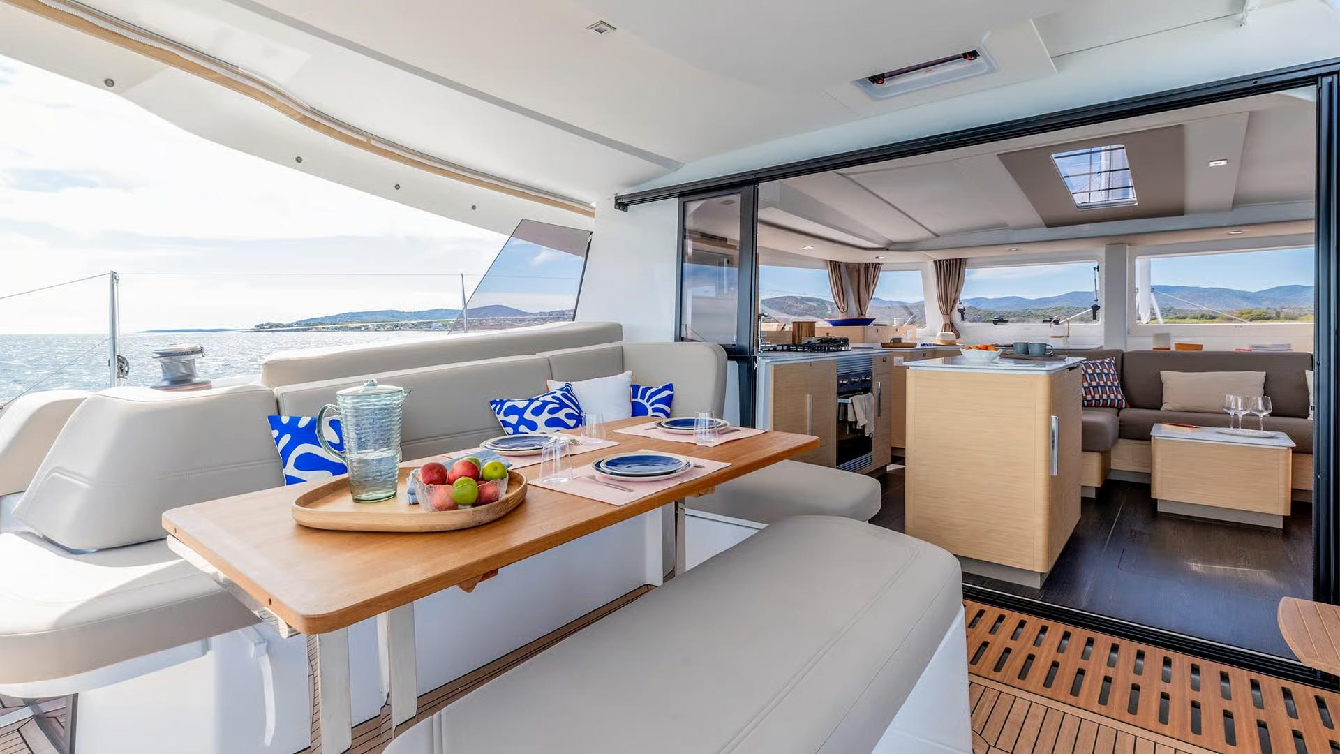 Fountaine Pajot FP 44 Maestro - 3 cab., picture 3