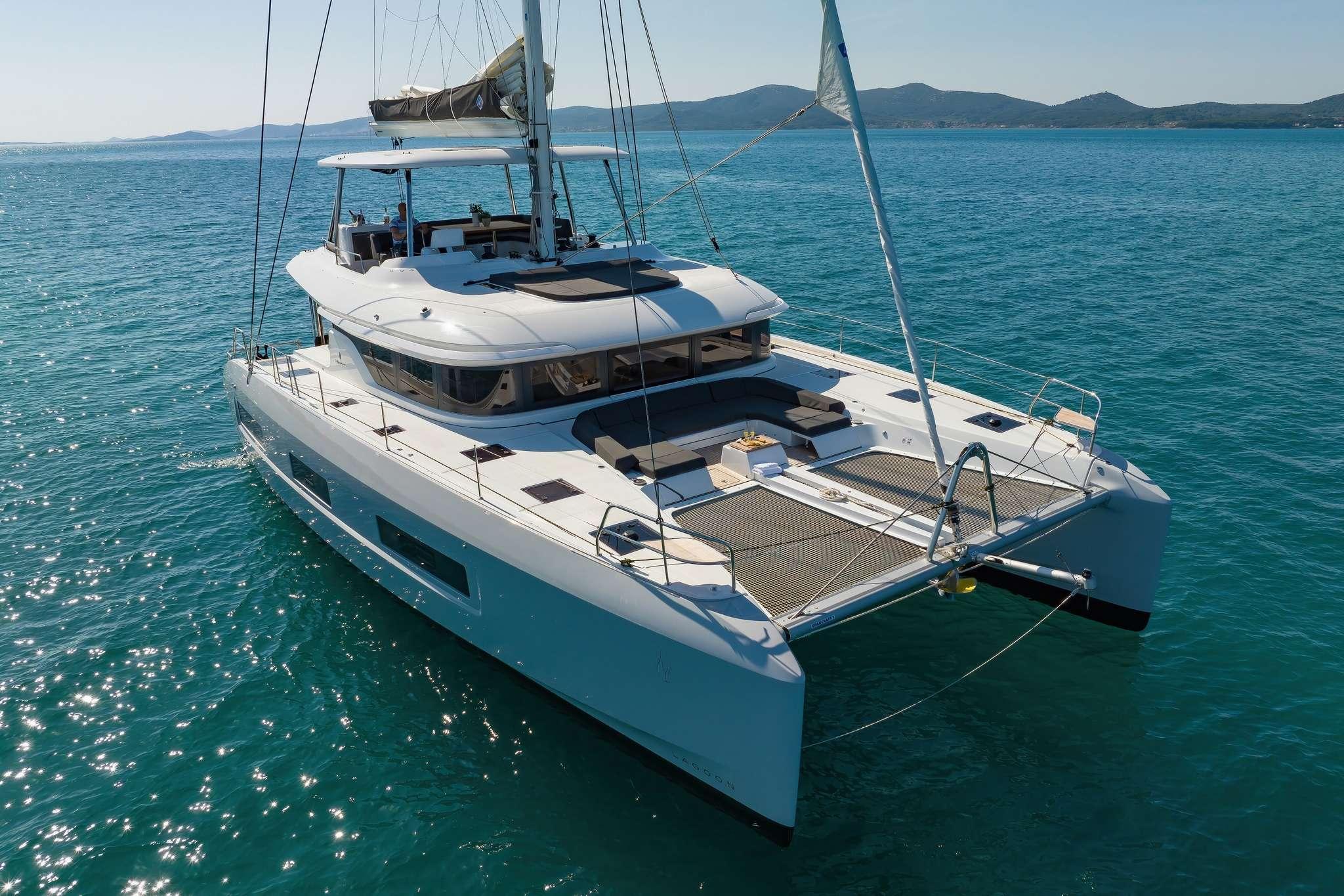 Lagoon 55 - 4 + 2 cab., picture 4