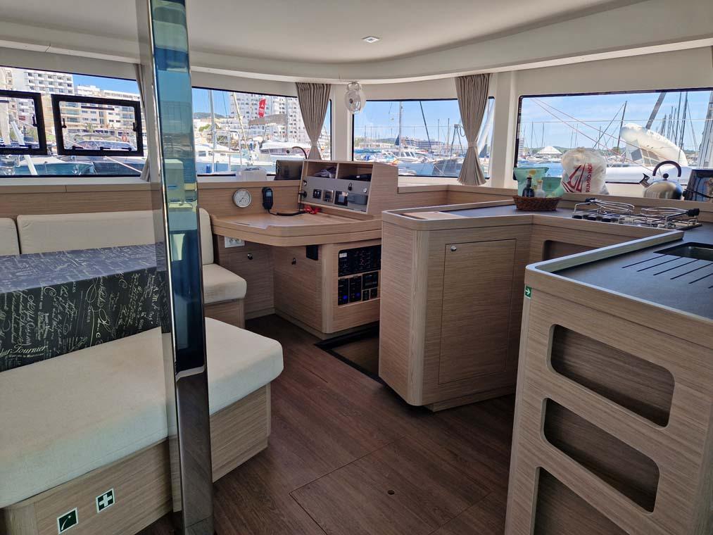 Lagoon 42 - 4 + 2 cab., picture 11