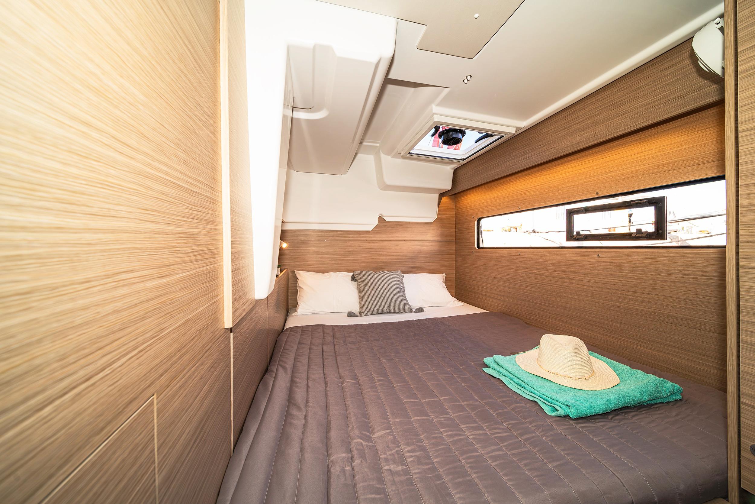 Lagoon 38 - 4 + 2 cab., picture 18