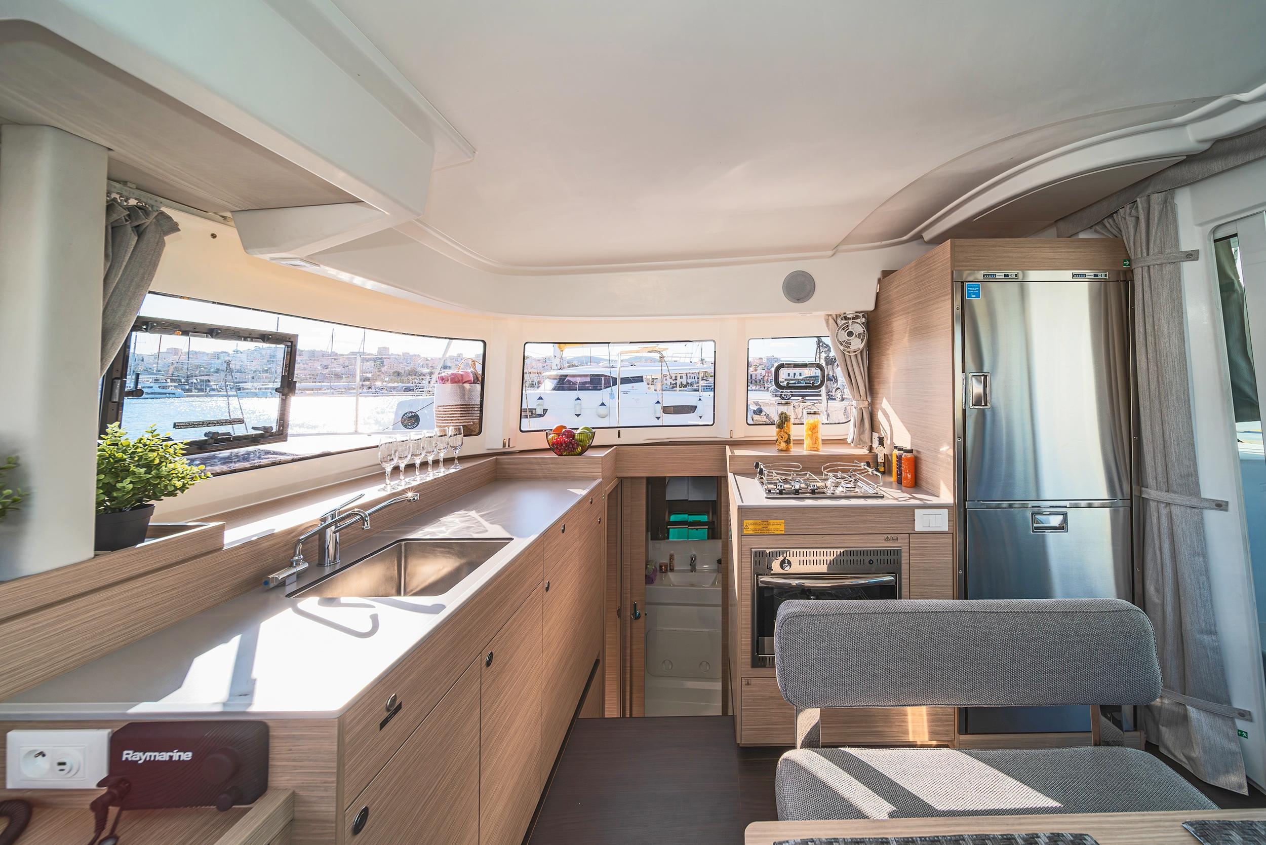 Lagoon 38 - 4 + 2 cab., picture 10