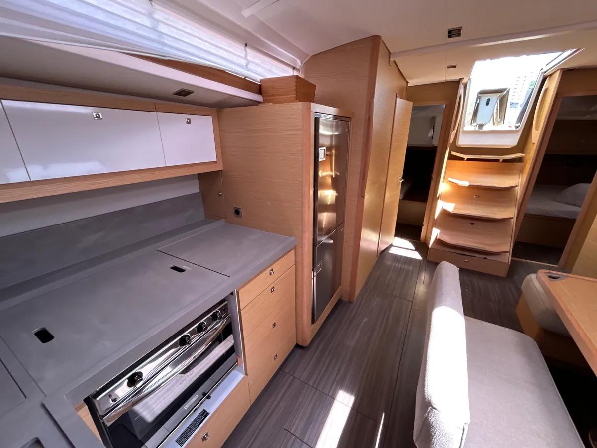 Dufour 470 - 4 + 1 cab., picture 12