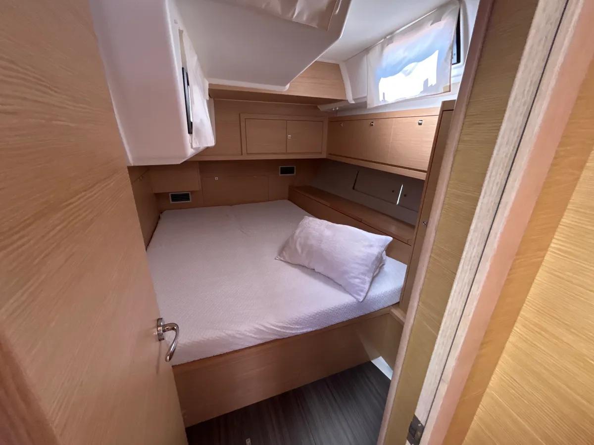 Dufour 470 - 4 + 1 cab., picture 4