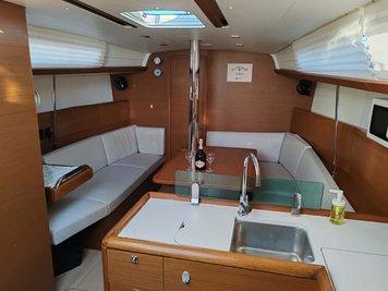 Sun Odyssey 389, picture 5