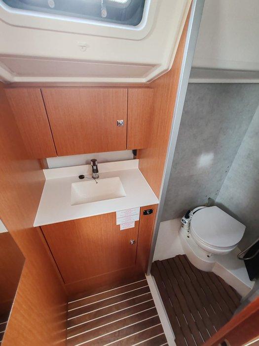 Bavaria C42, picture 14