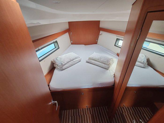 Bavaria C42, picture 11