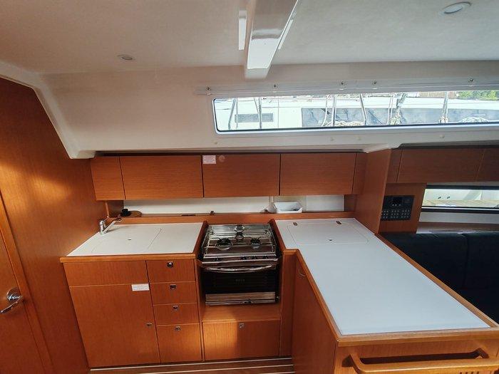 Bavaria C42, picture 5