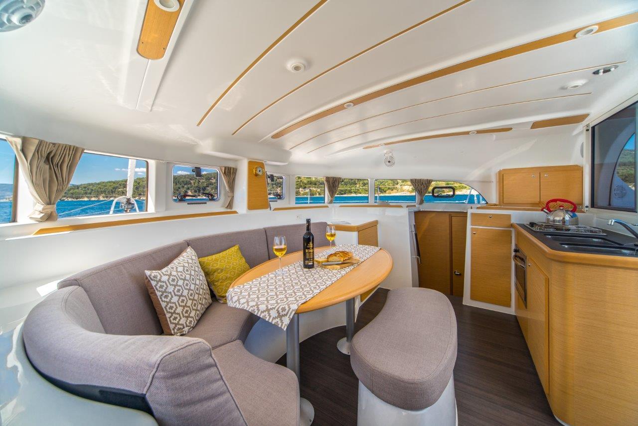 Lagoon 380 - 4 + 2 cab., picture 8