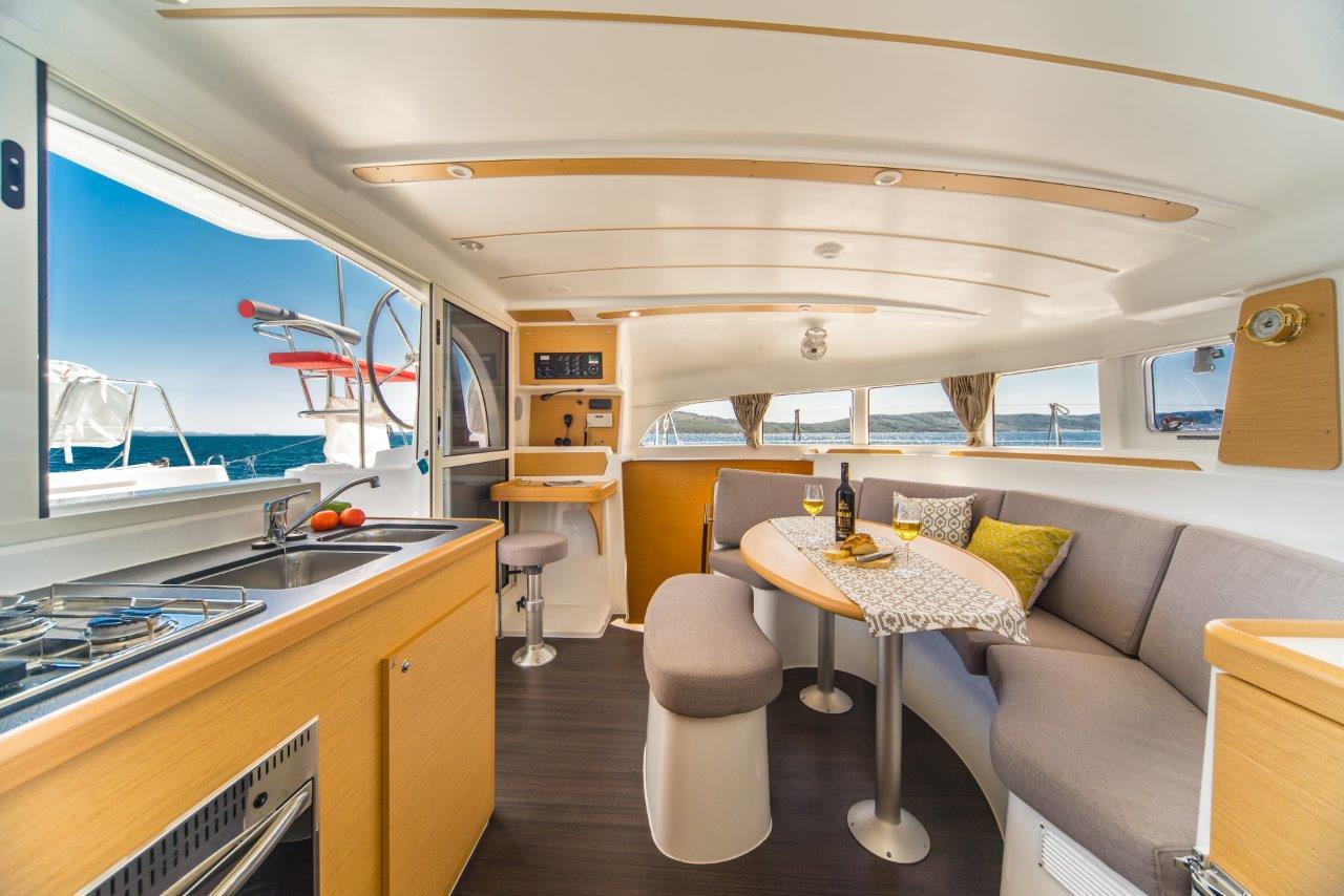 Lagoon 380 - 4 + 2 cab., picture 7