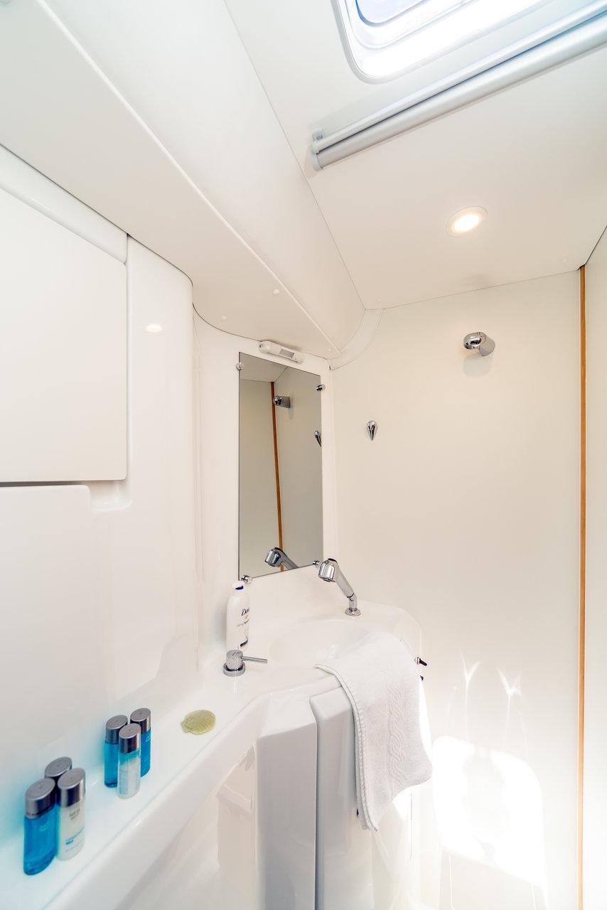 Lagoon 380 - 4 + 2 cab., picture 13