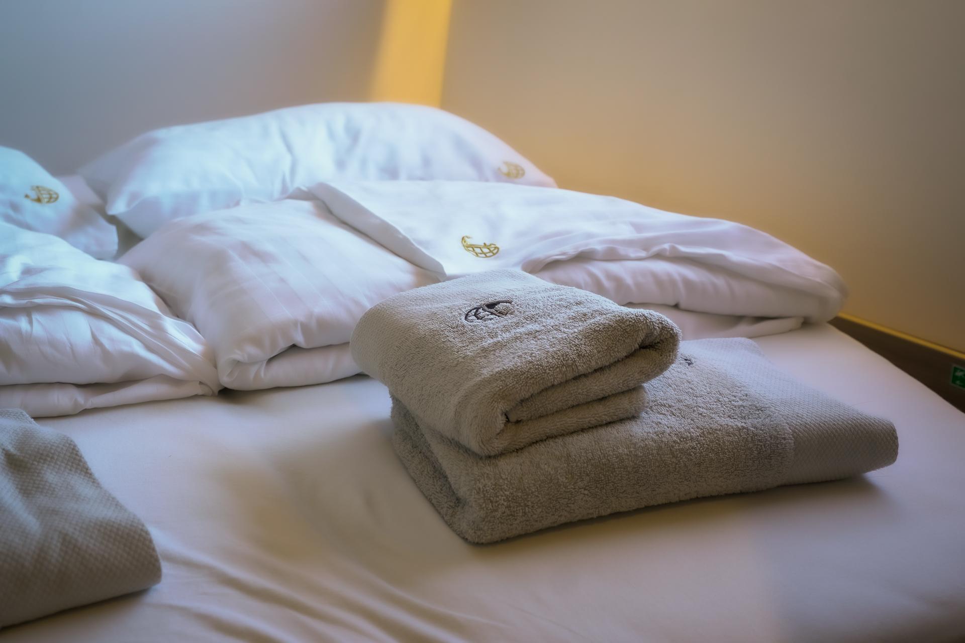 Lagoon 43 - 4 + 2 cab., picture 13