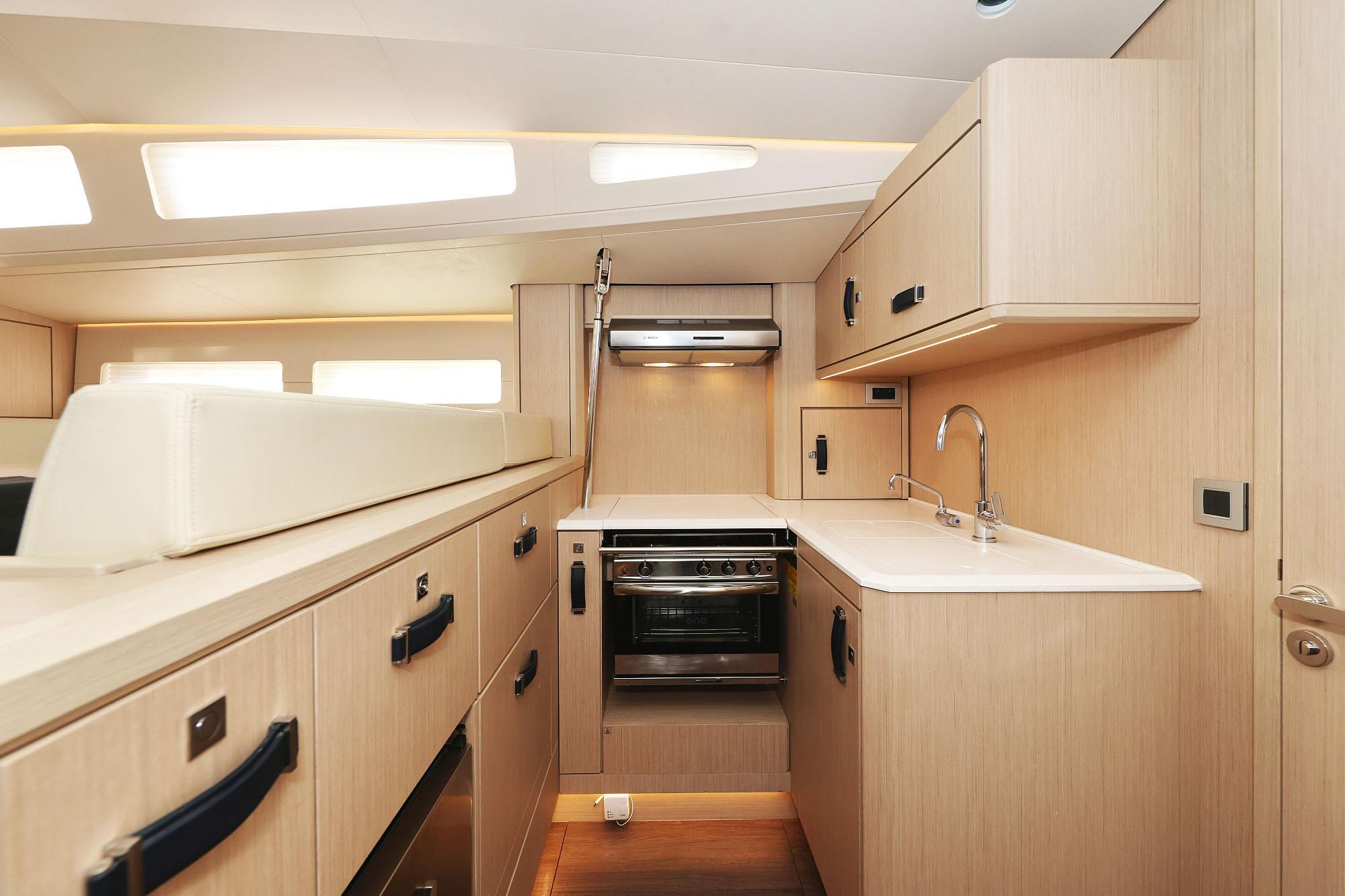 Jeanneau 60, picture 28