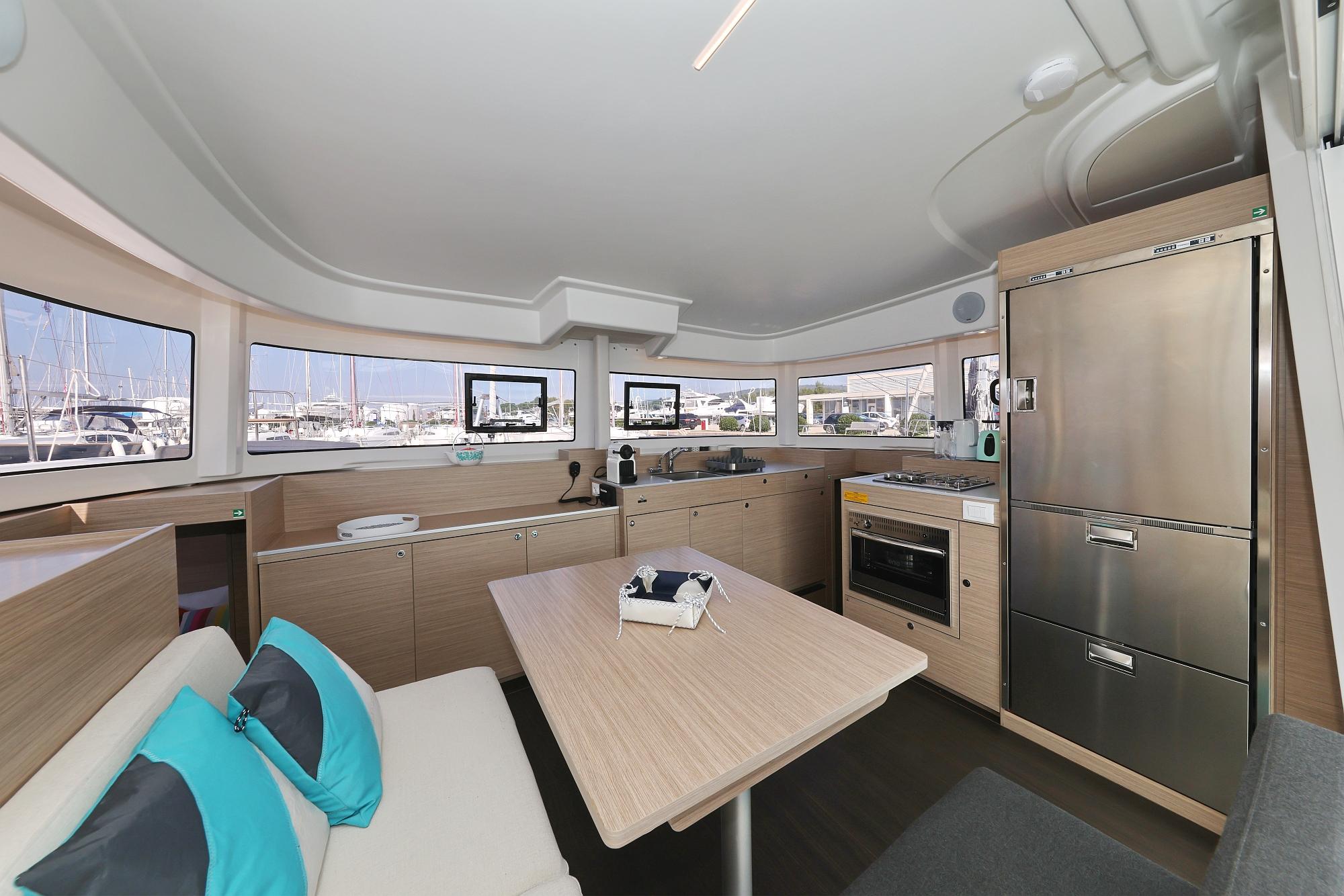 Lagoon 38 - 3 + 2 cab., picture 3