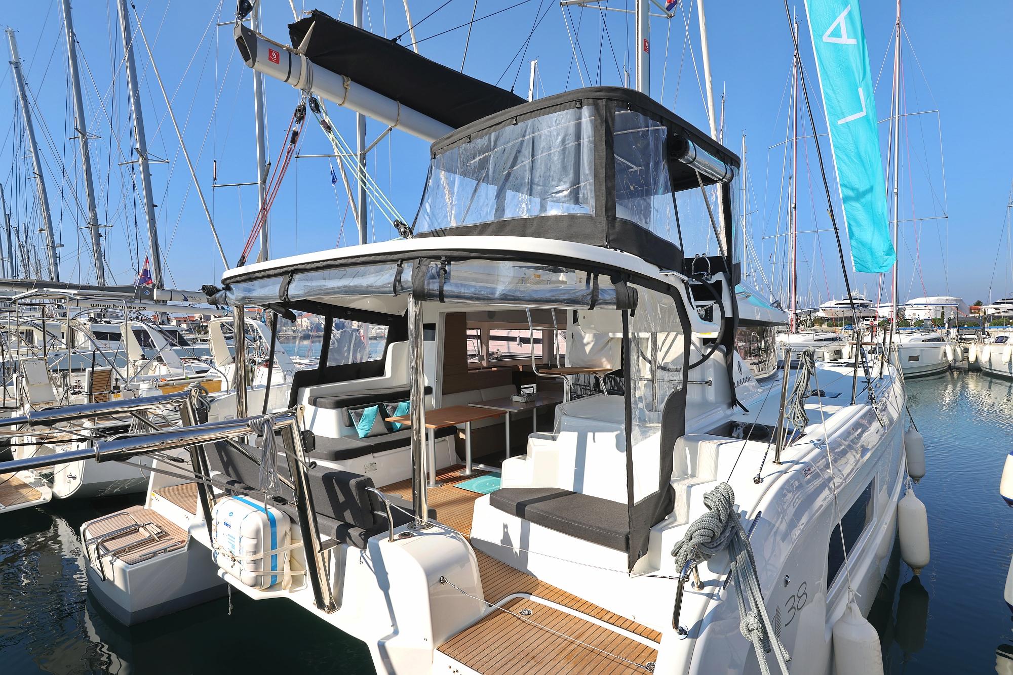 Lagoon 38 - 3 + 2 cab., picture 17