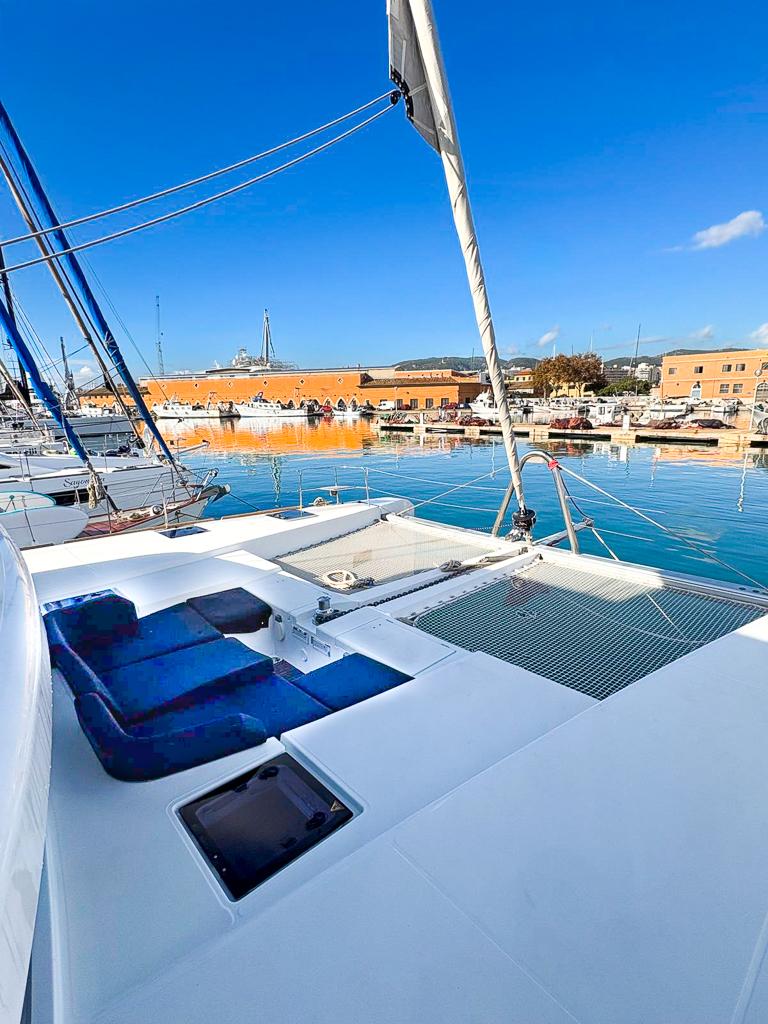 Lagoon 52 F - 5 + 2 cab., picture 4