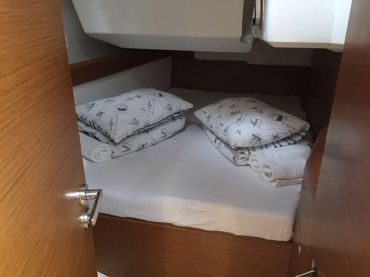 Sun Odyssey 479 - 4 cab., picture 8