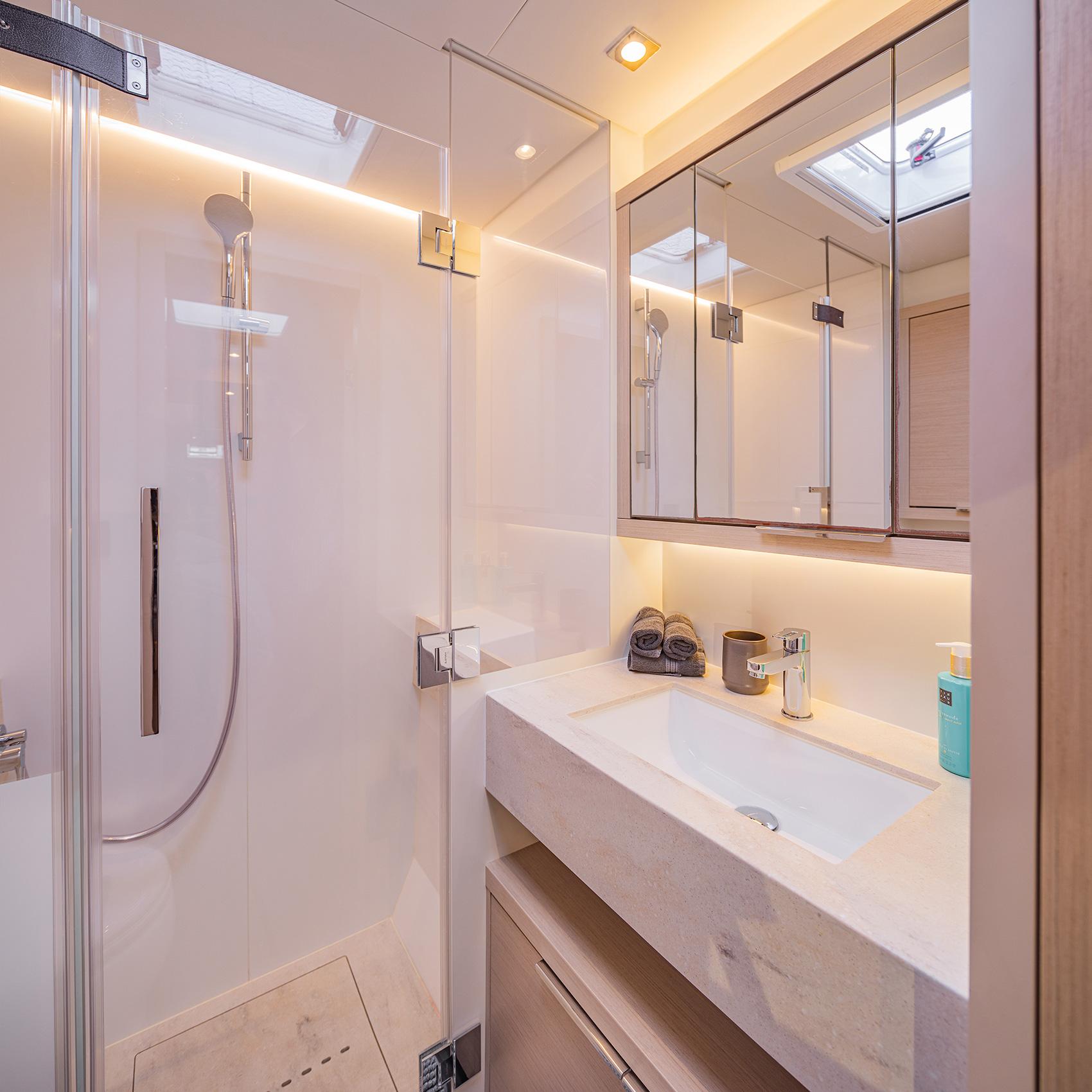 Lagoon 55 - 5 + 2 cab., picture 7