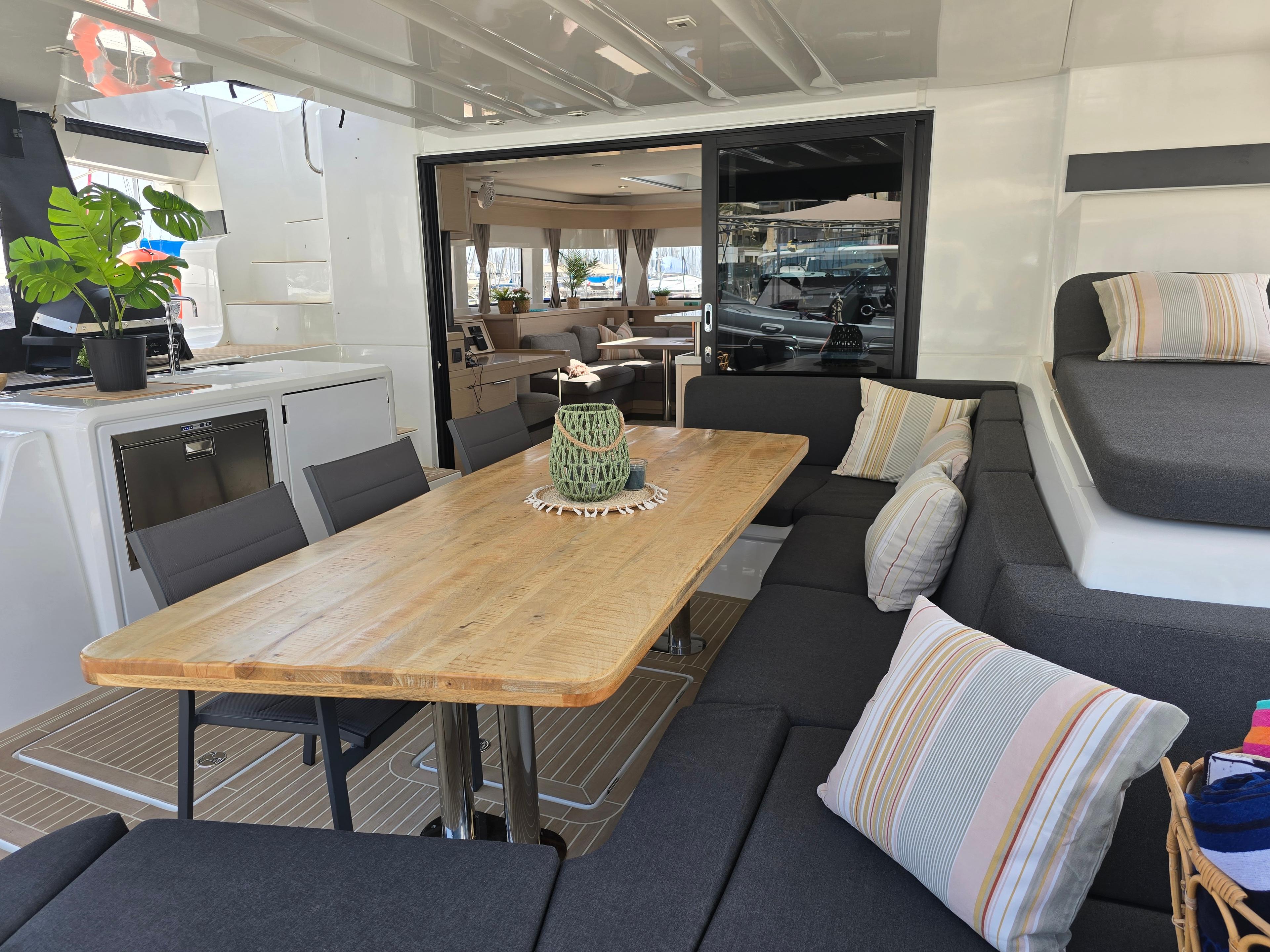 Lagoon 55 - 5 + 2 cab., picture 12