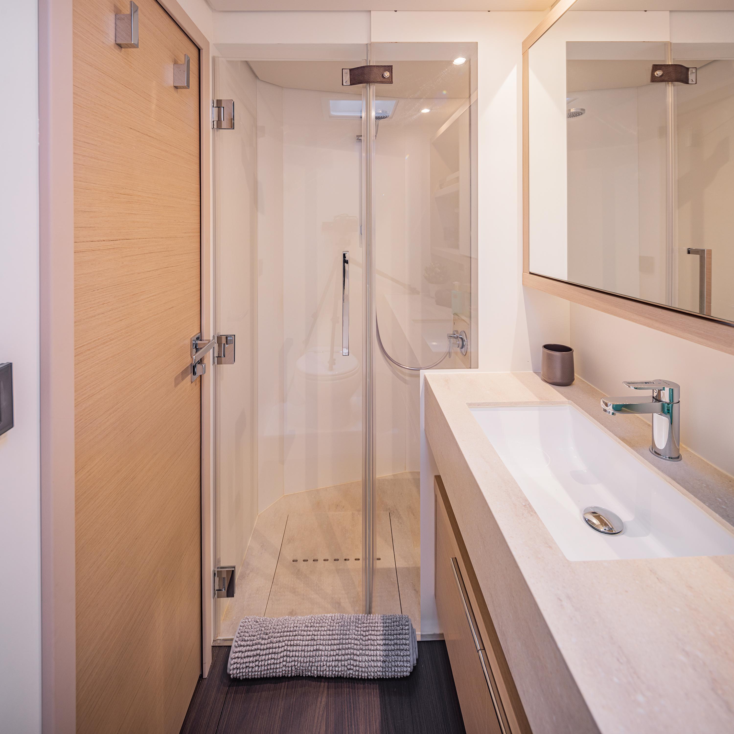 Lagoon 55 - 5 + 2 cab., picture 9