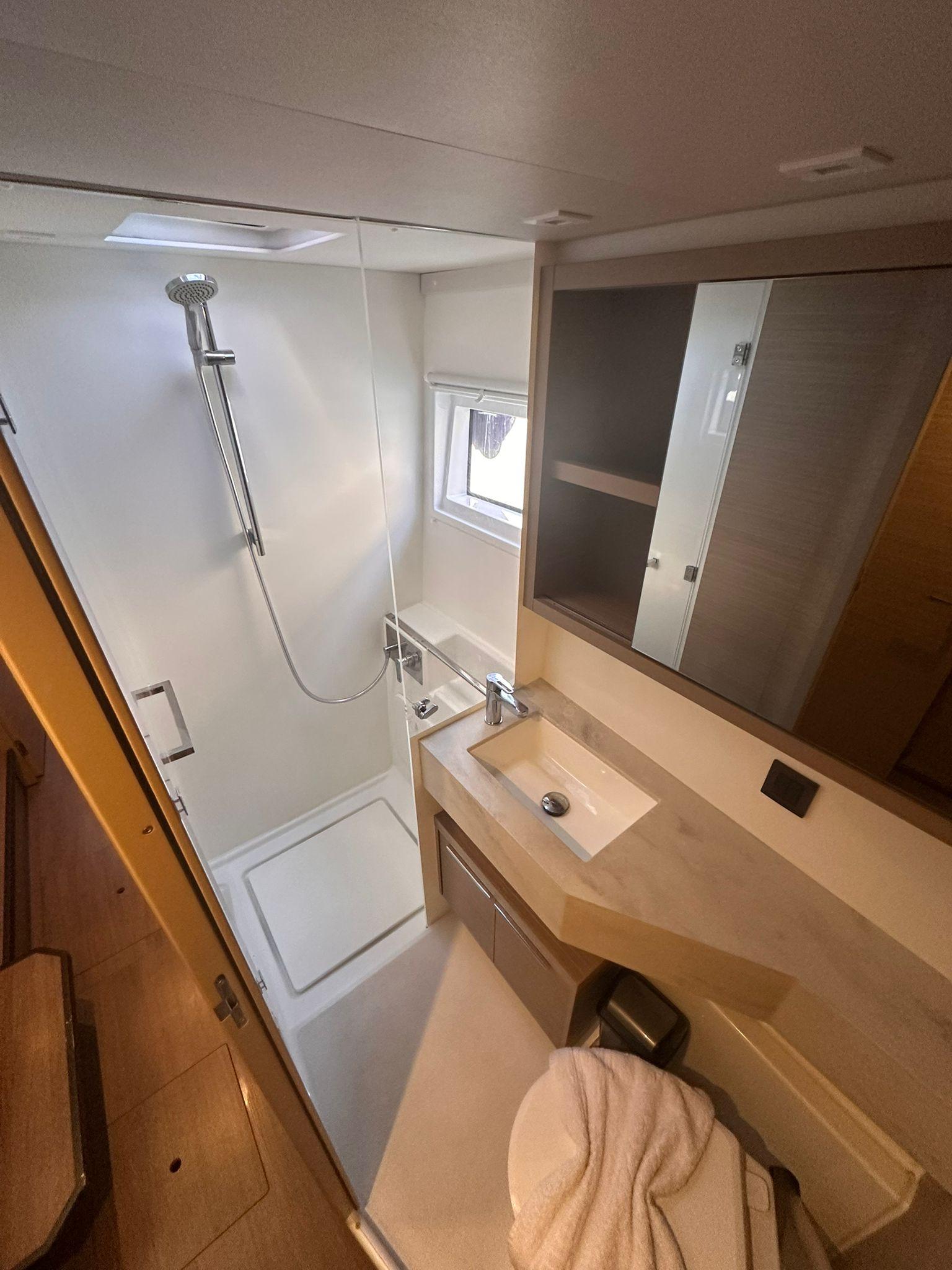 Lagoon 46 - 4 + 1 cab., picture 7