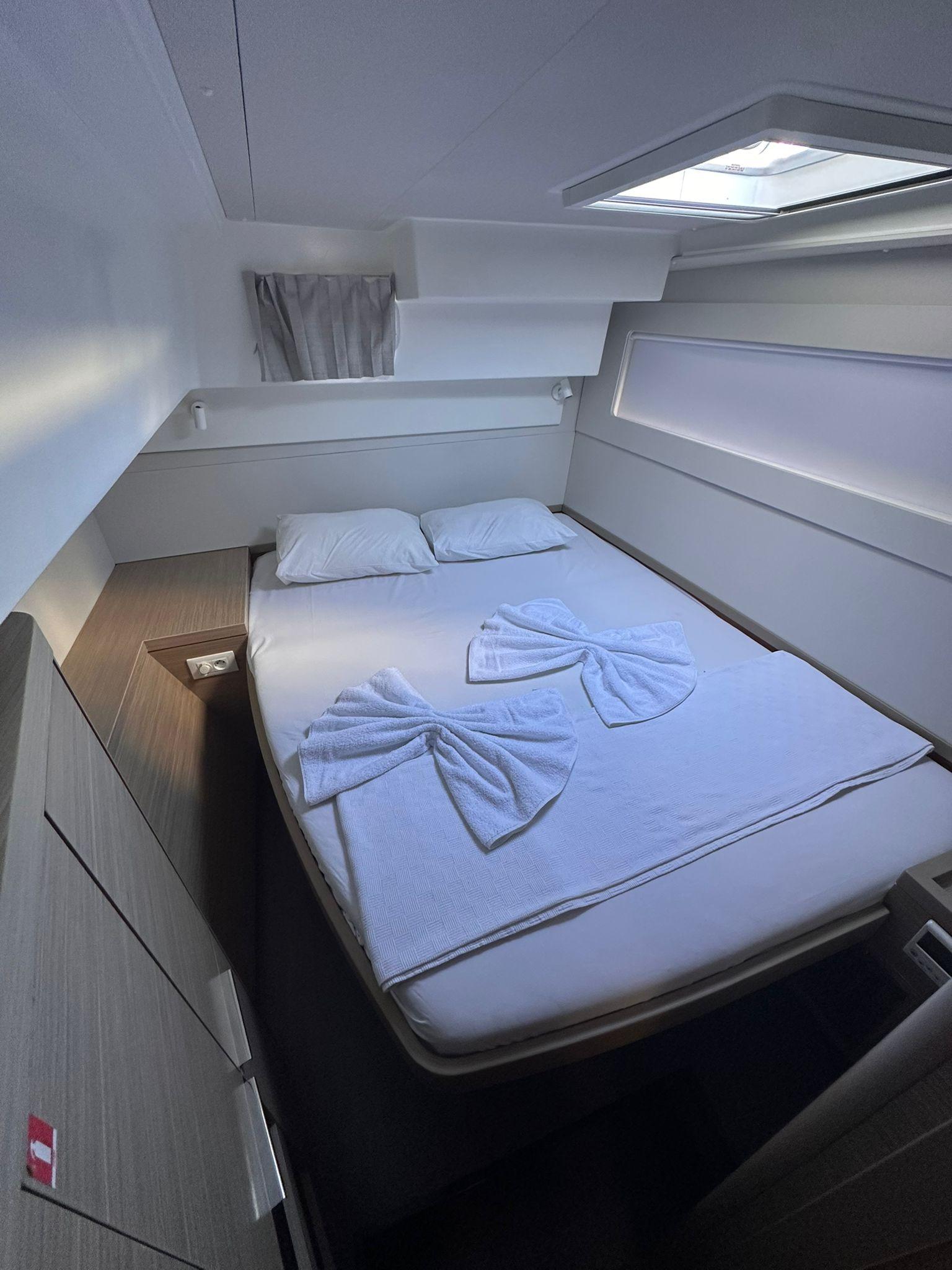 Lagoon 40 - 4 + 2 cab, picture 4