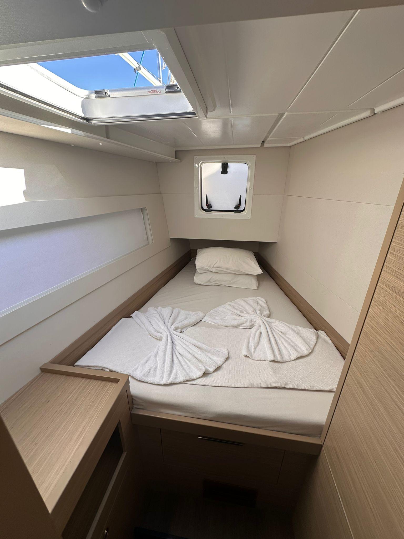 Lagoon 40 - 4 + 2 cab, picture 5