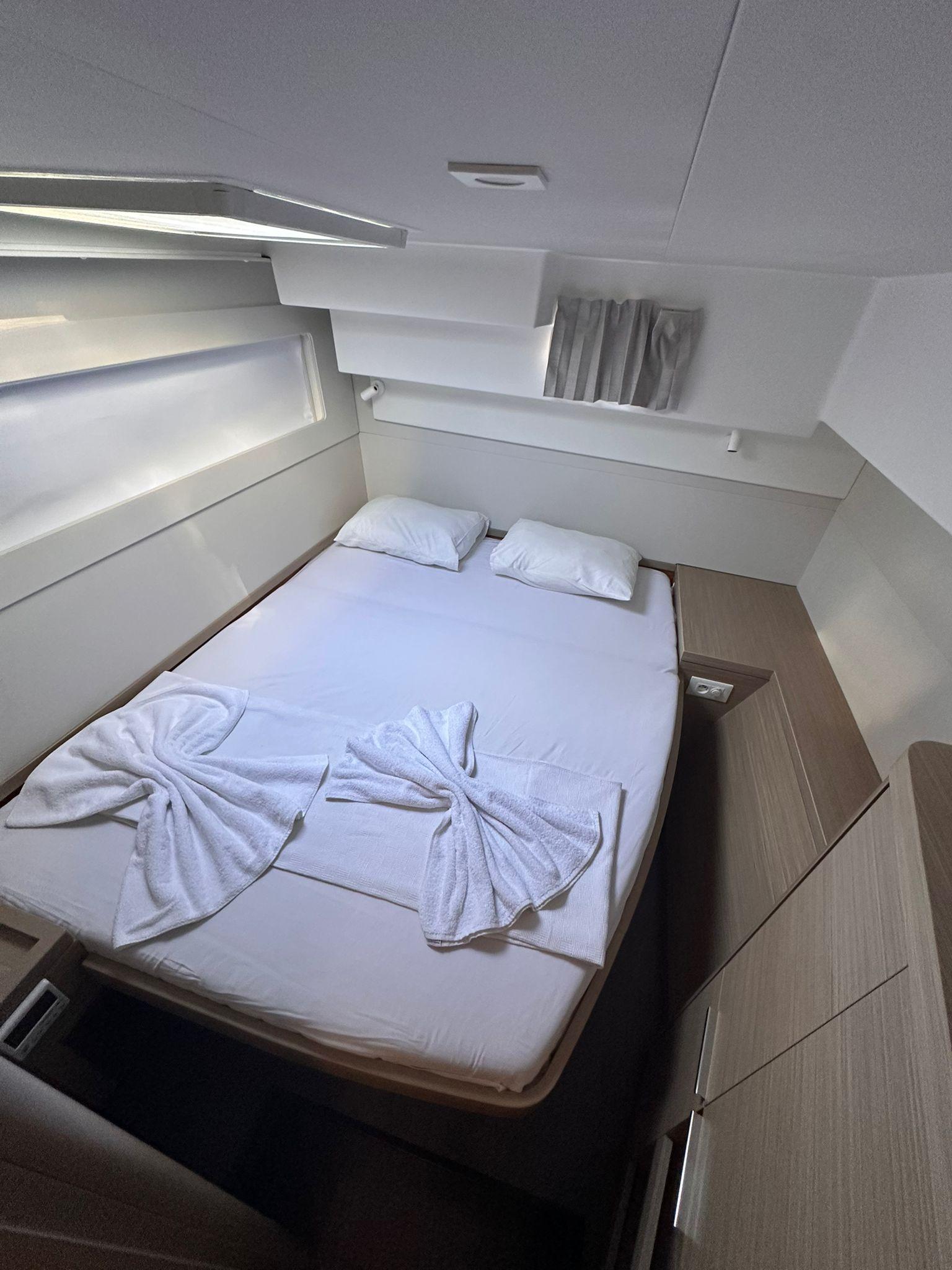 Lagoon 40 - 4 + 2 cab, picture 13