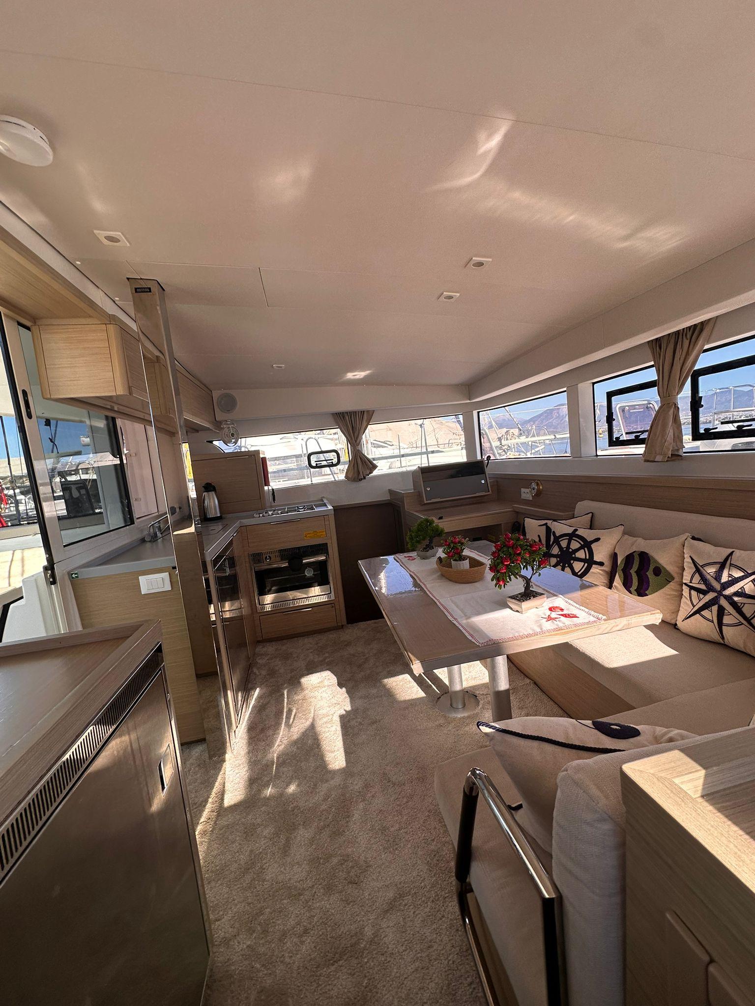 Lagoon 40 - 4 + 2 cab, picture 14