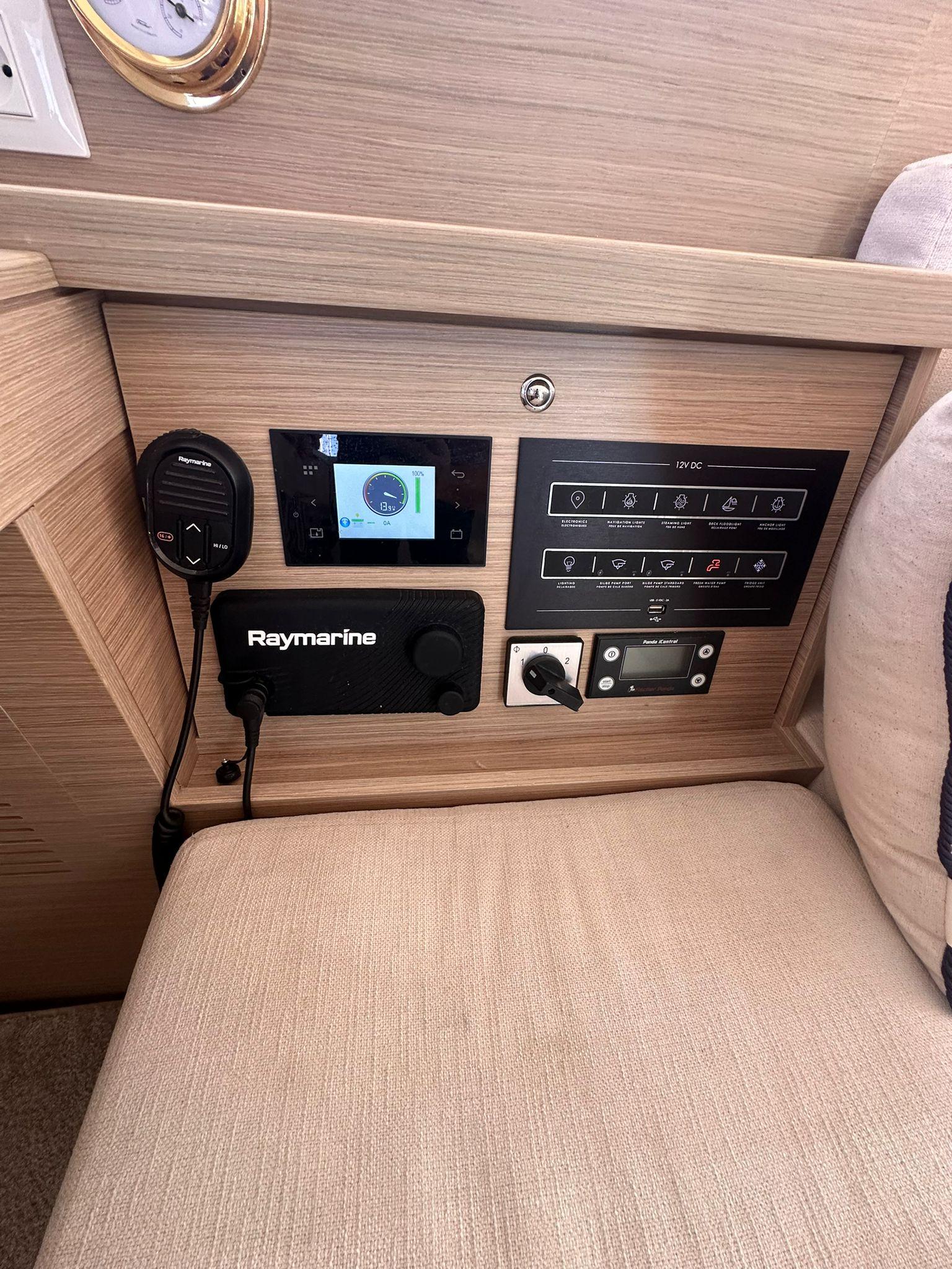 Lagoon 40 - 4 + 2 cab, picture 6