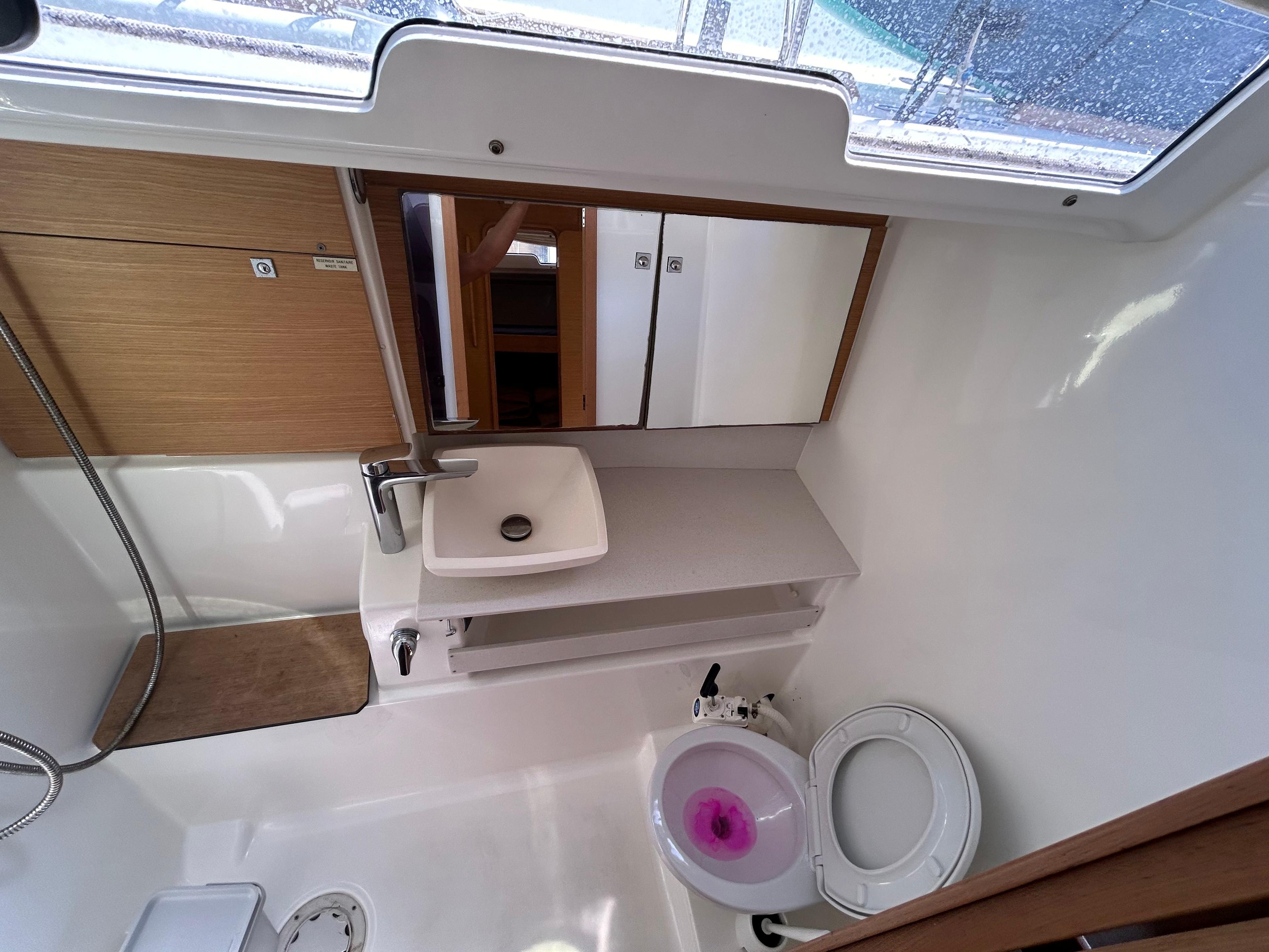 Dufour 430 GL, picture 10