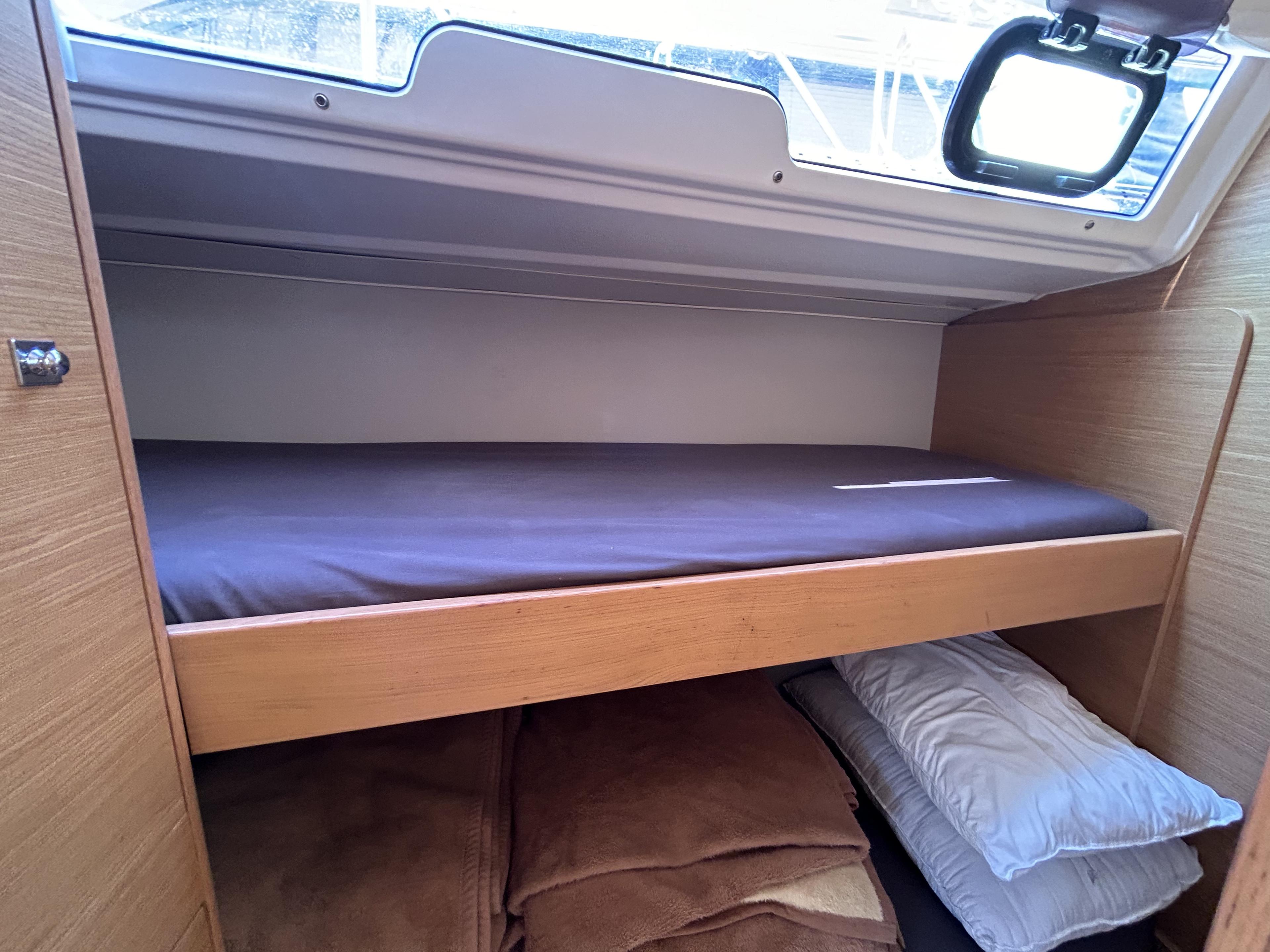 Dufour 430 GL, picture 8