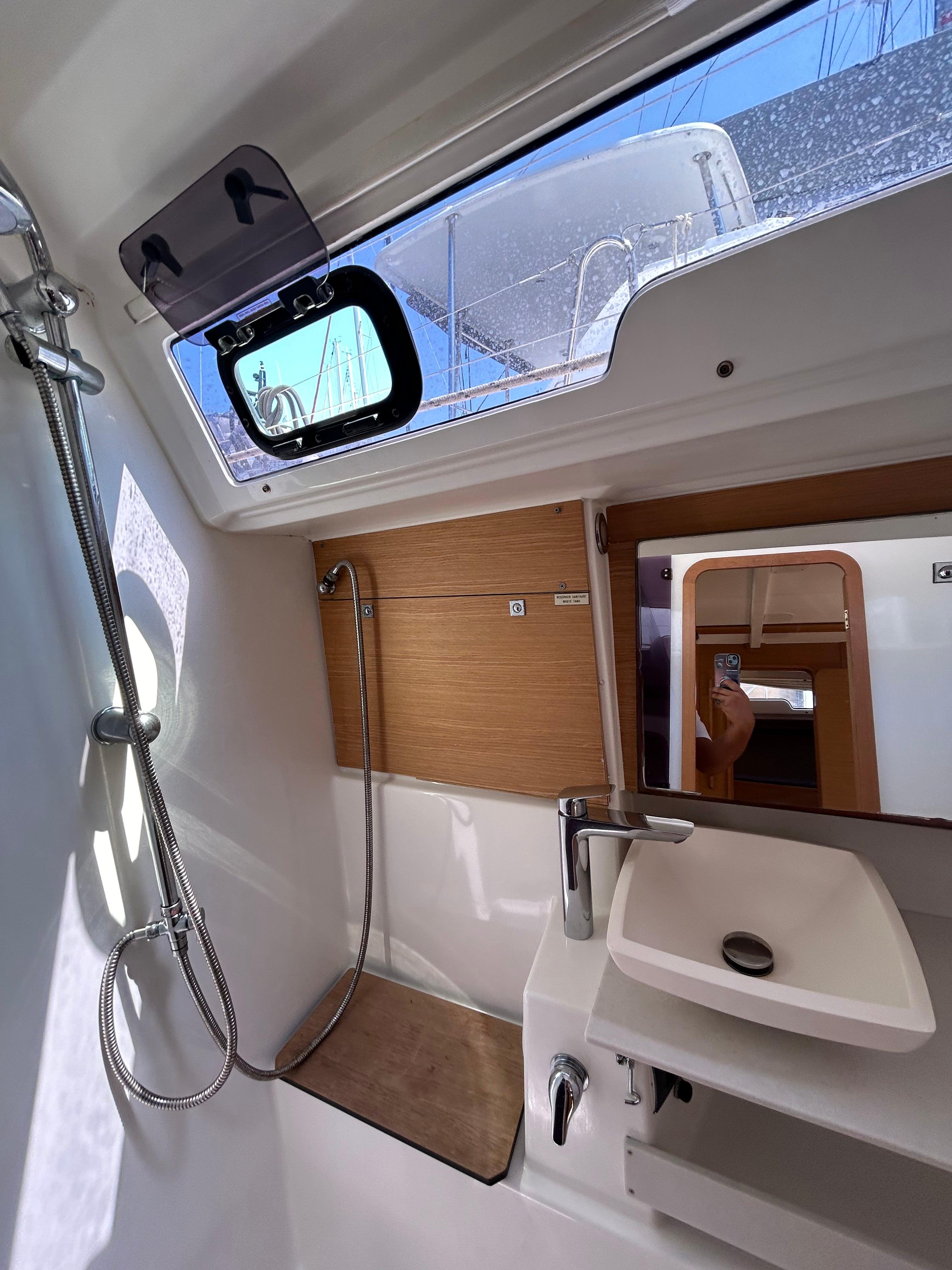 Dufour 430 GL, picture 9