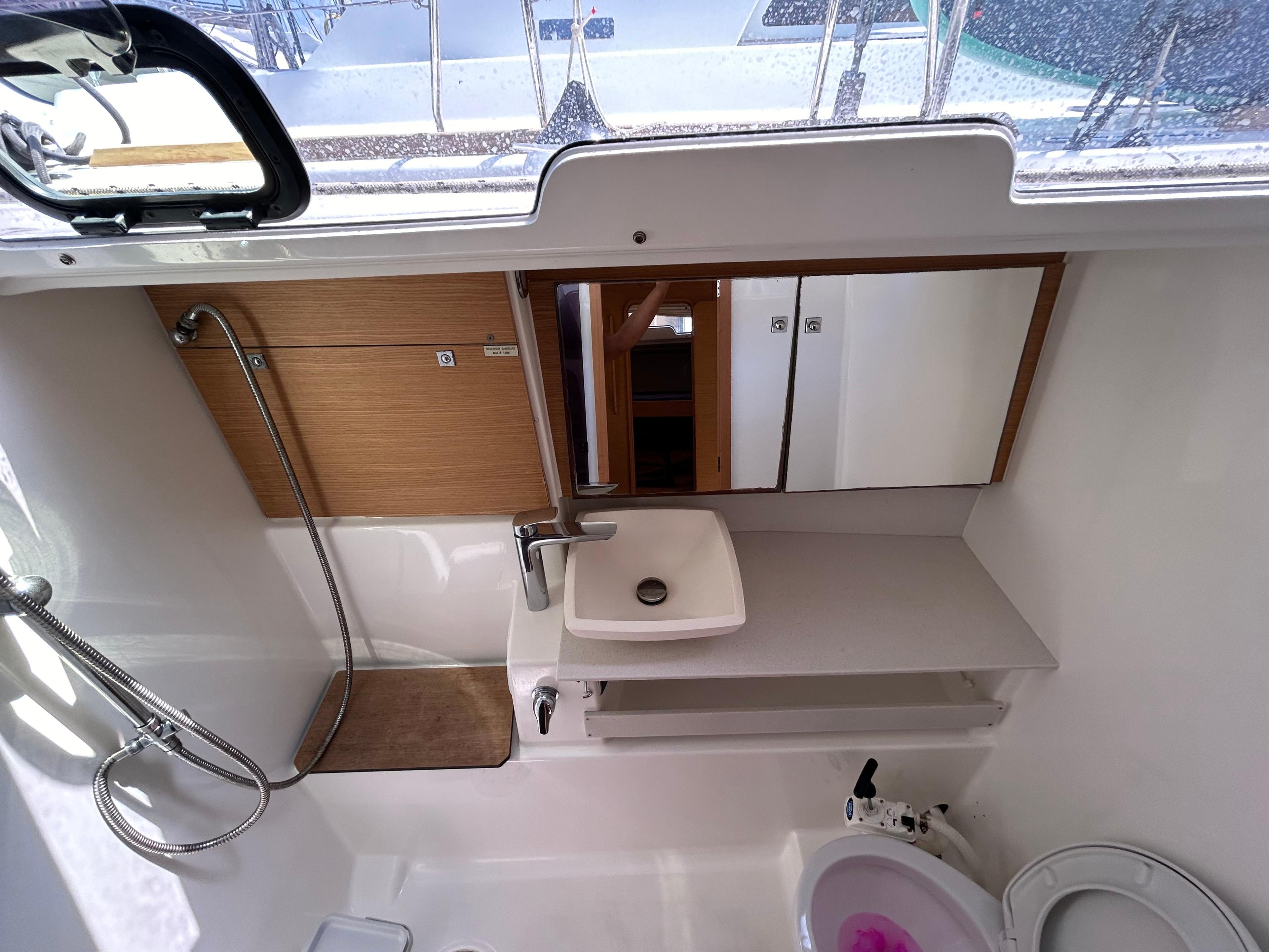 Dufour 430 GL, picture 11