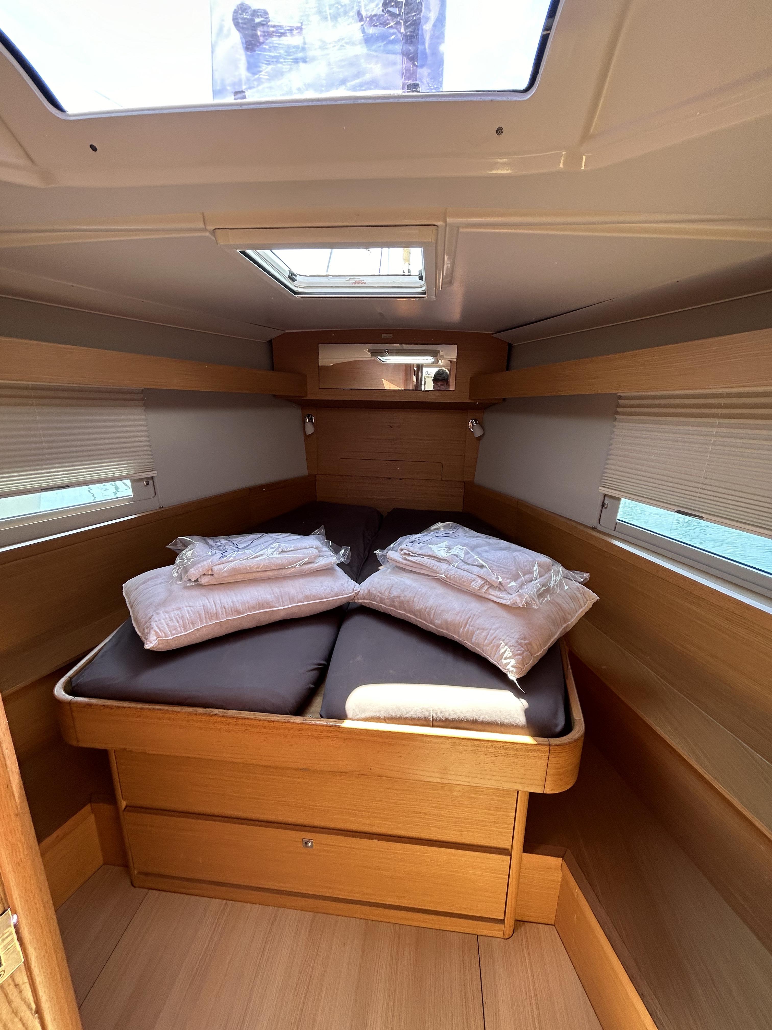 Dufour 430 GL, picture 3