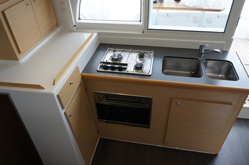 Lagoon 380 S2 - 4 + 2 cab., picture 6