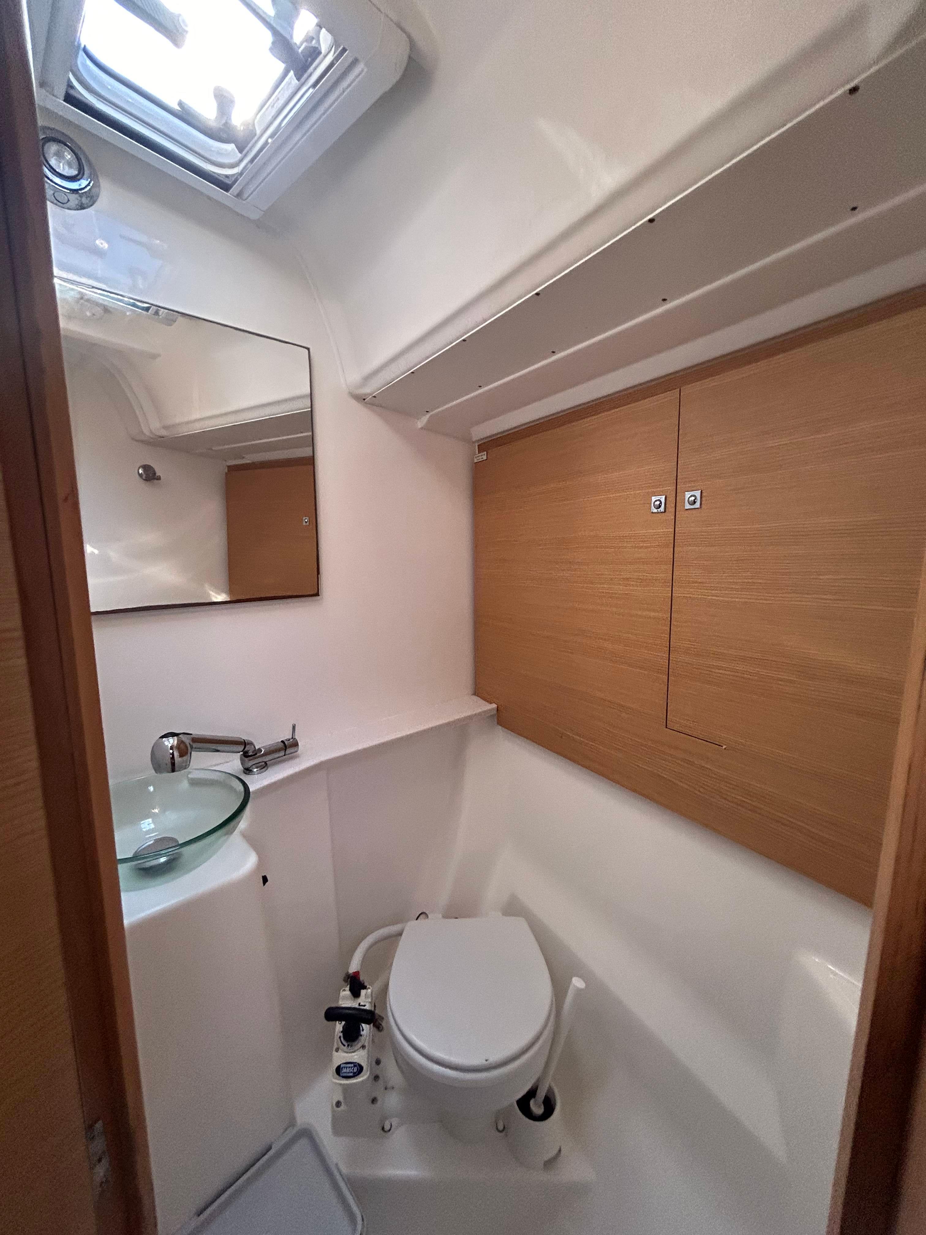 Dufour 460 GL - 5 cab., picture 24