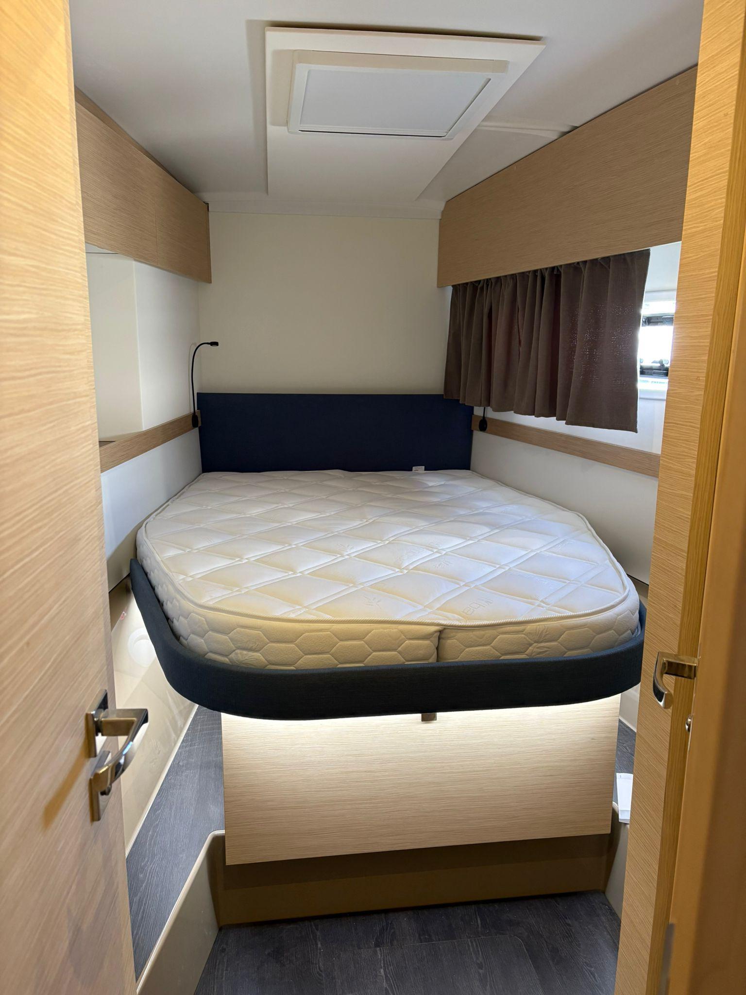 Fountaine Pajot Astrea 42, picture 4