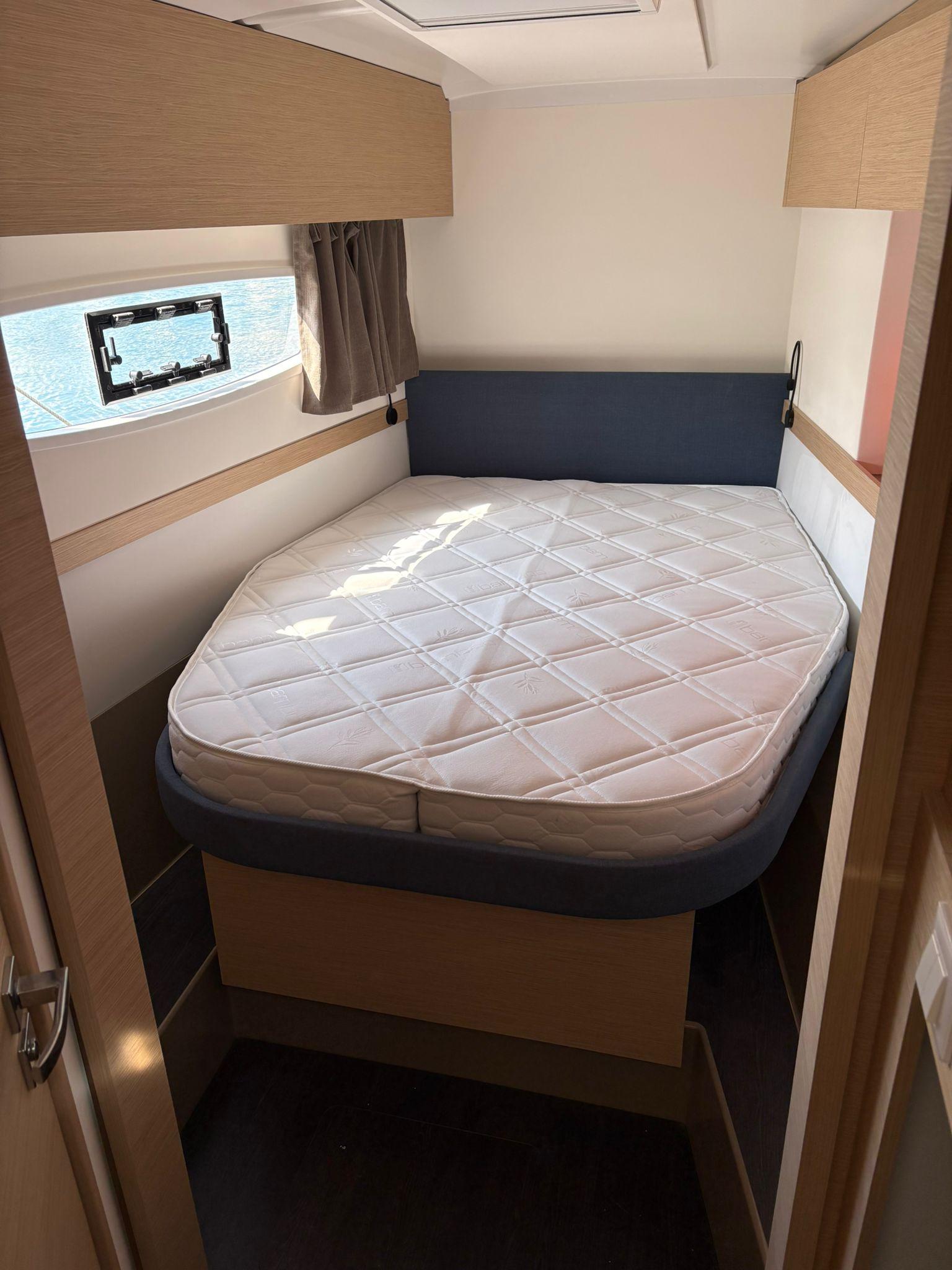 Fountaine Pajot Astrea 42, picture 3