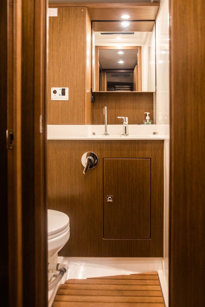 Bavaria C57 - 4 + 1 cab., picture 23