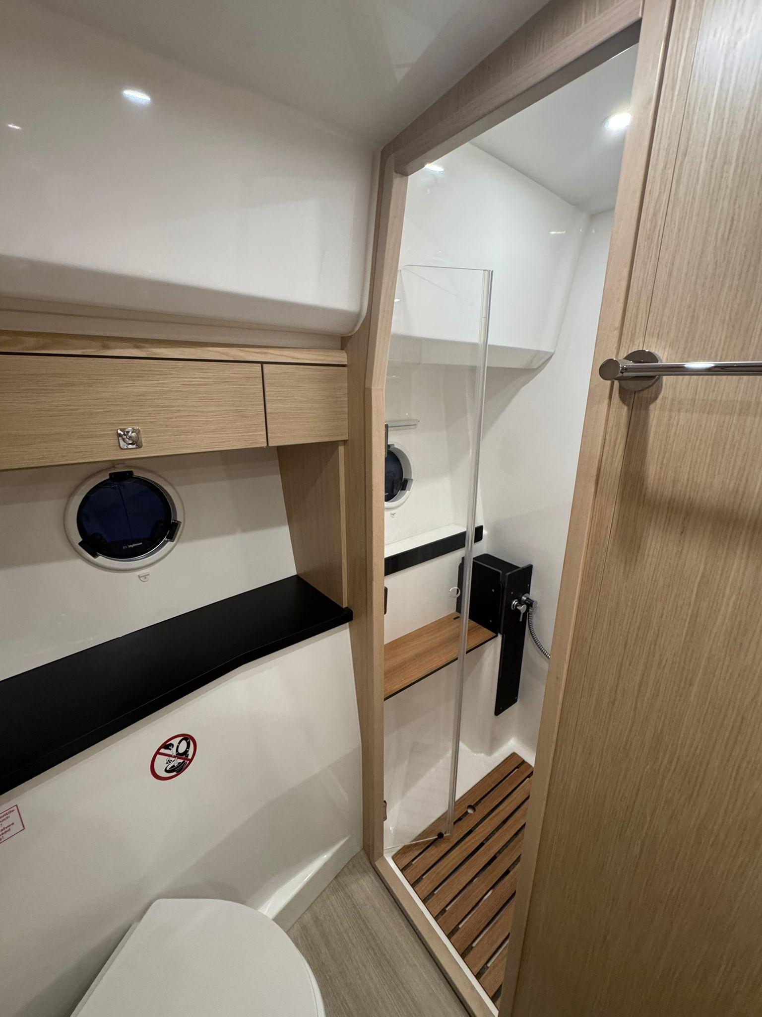 Bavaria Virtess 420 Fly, picture 26