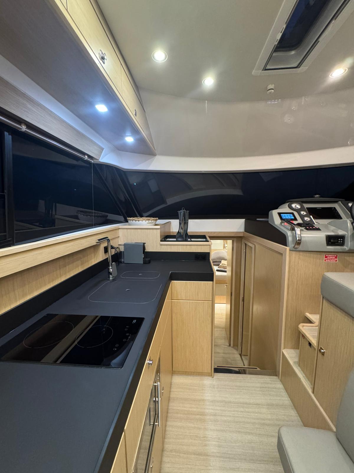 Bavaria Virtess 420 Fly, picture 18