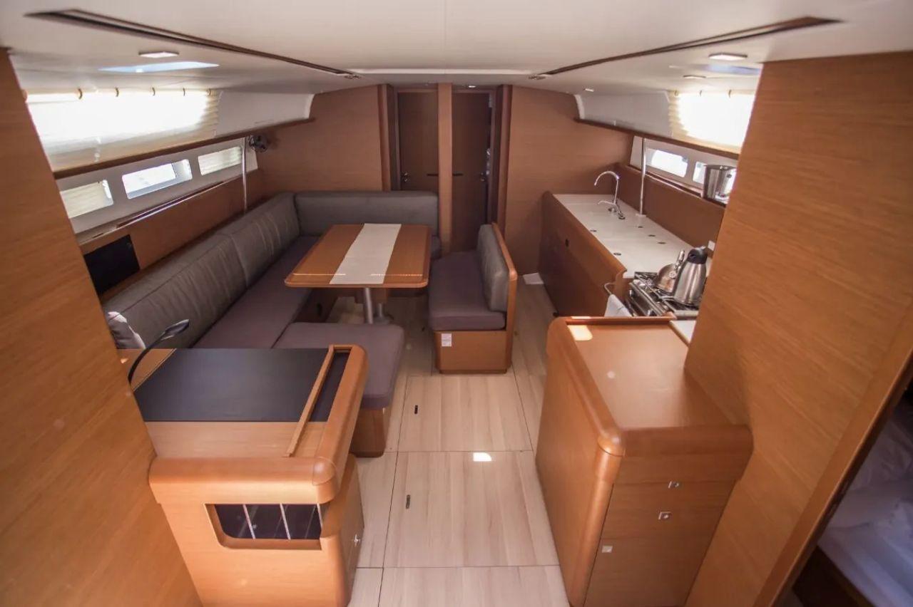 Sun Odyssey 519 - 5 cab., picture 6