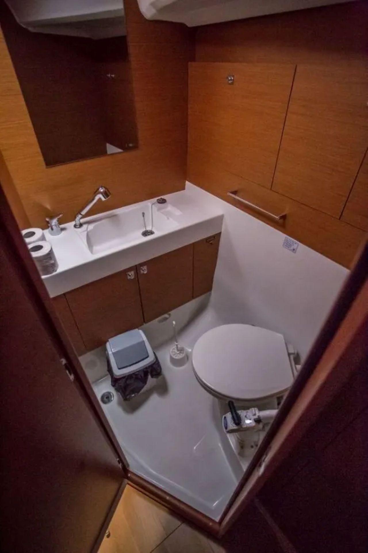 Sun Odyssey 519 - 5 cab., picture 15