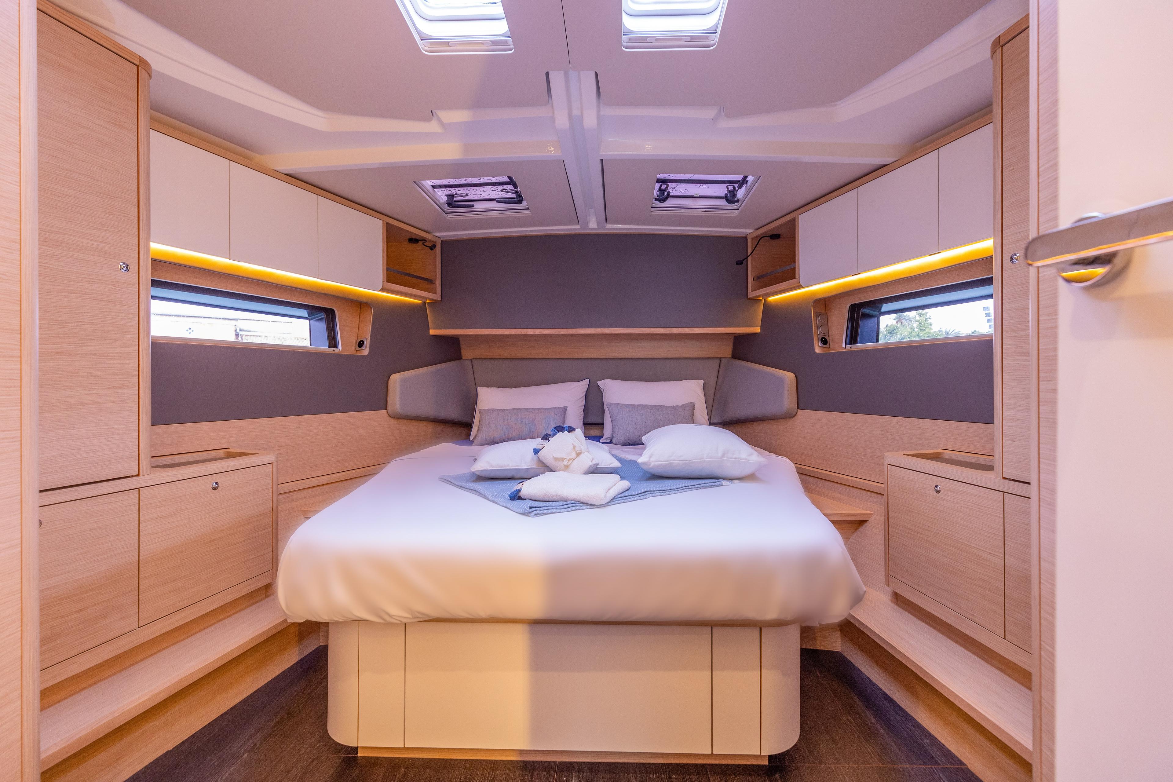 Dufour 48, picture 5