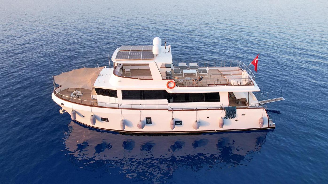 MY Ruzanna 1, picture 1