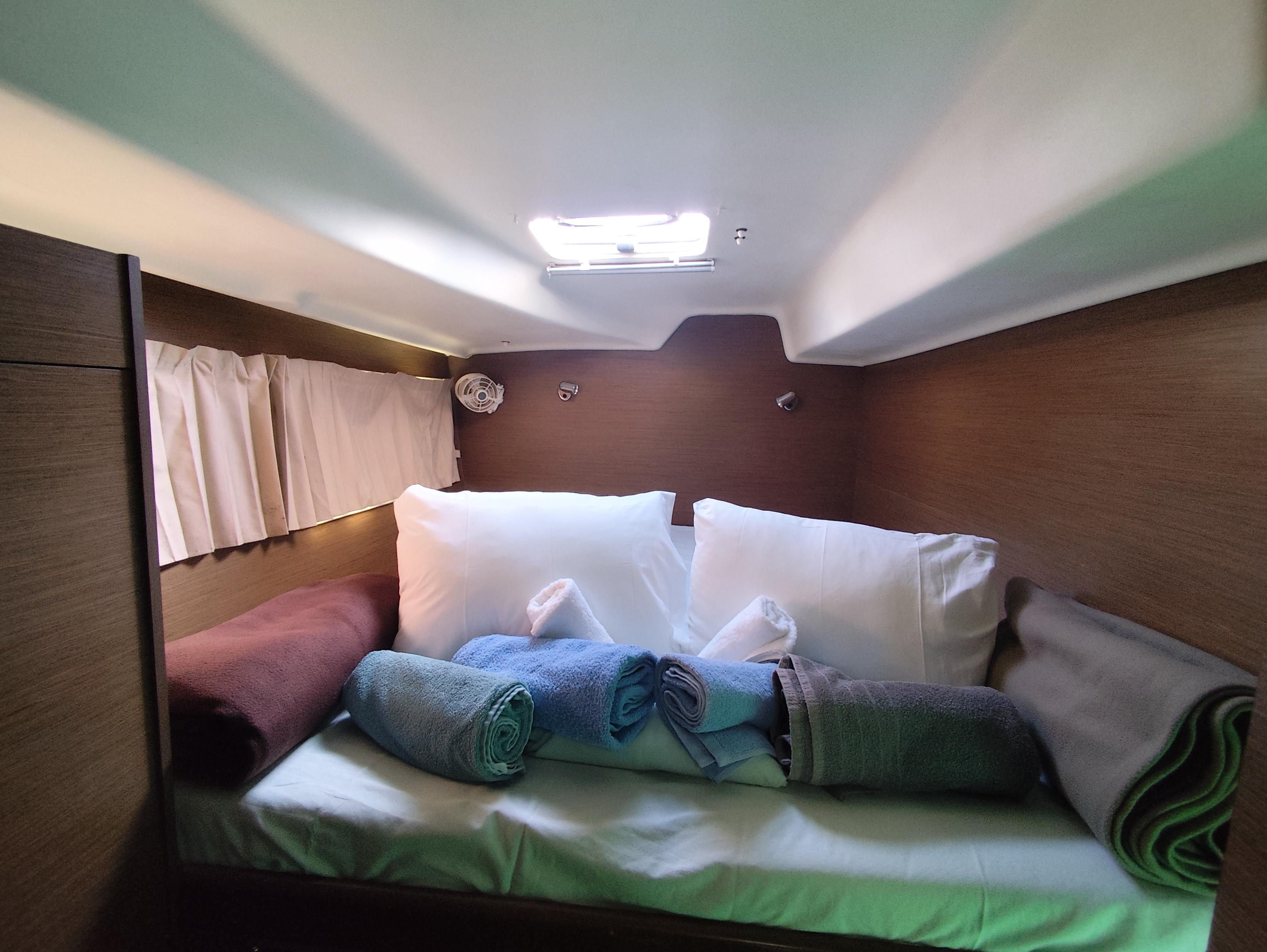 Lagoon 380 - 4 cab. - Whooper, picture 11