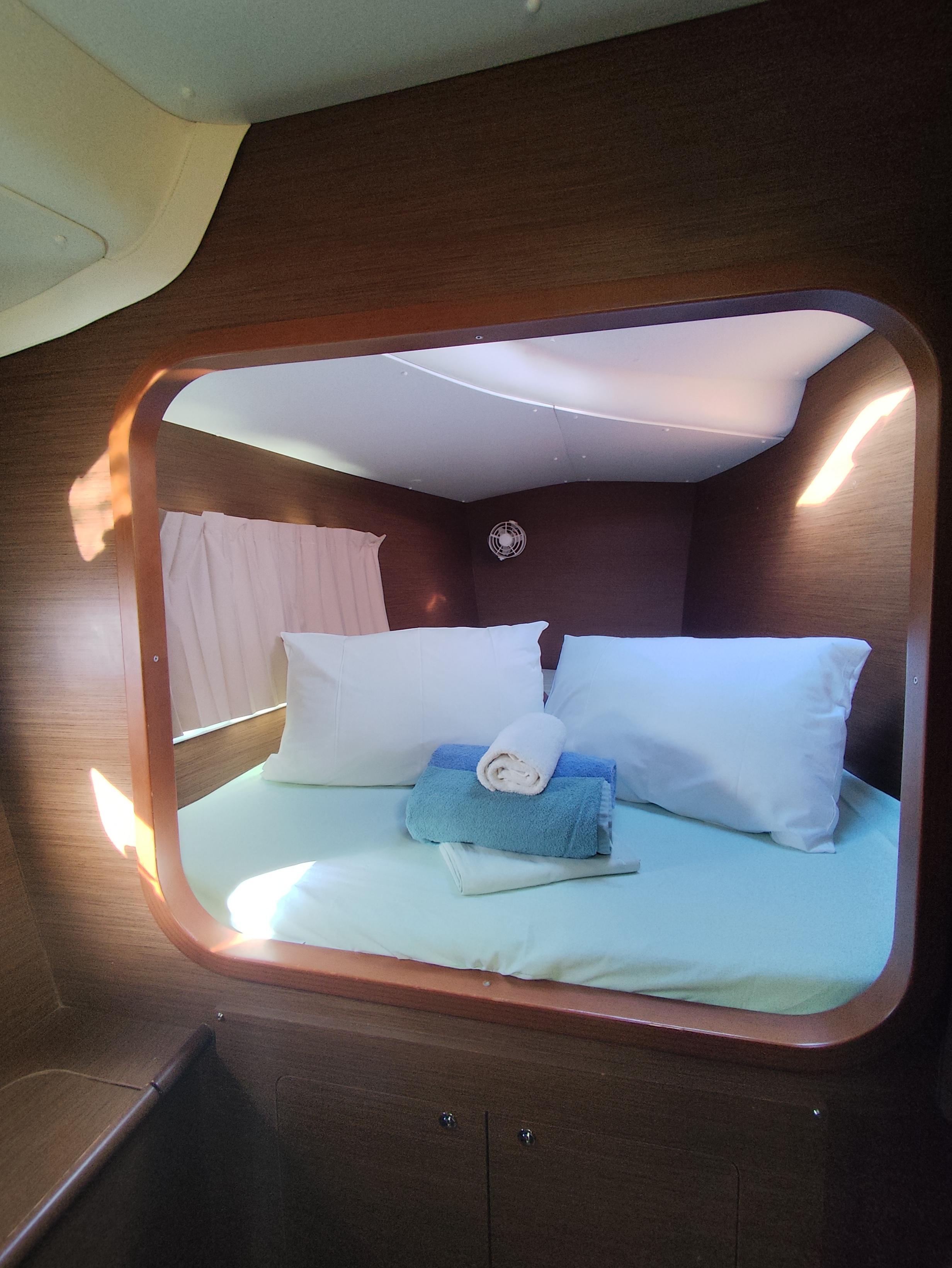 Lagoon 380 - 4 cab. - Whooper, picture 15