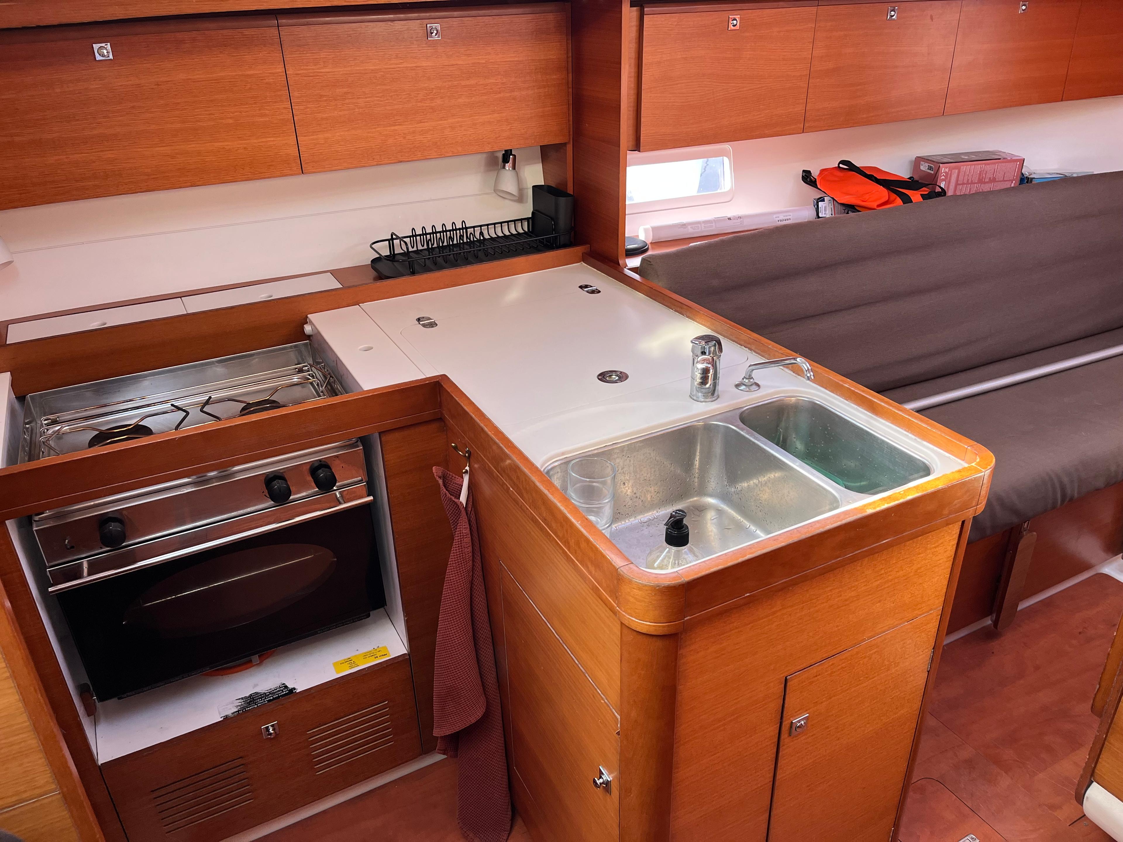 Dufour 350 GL, picture 4