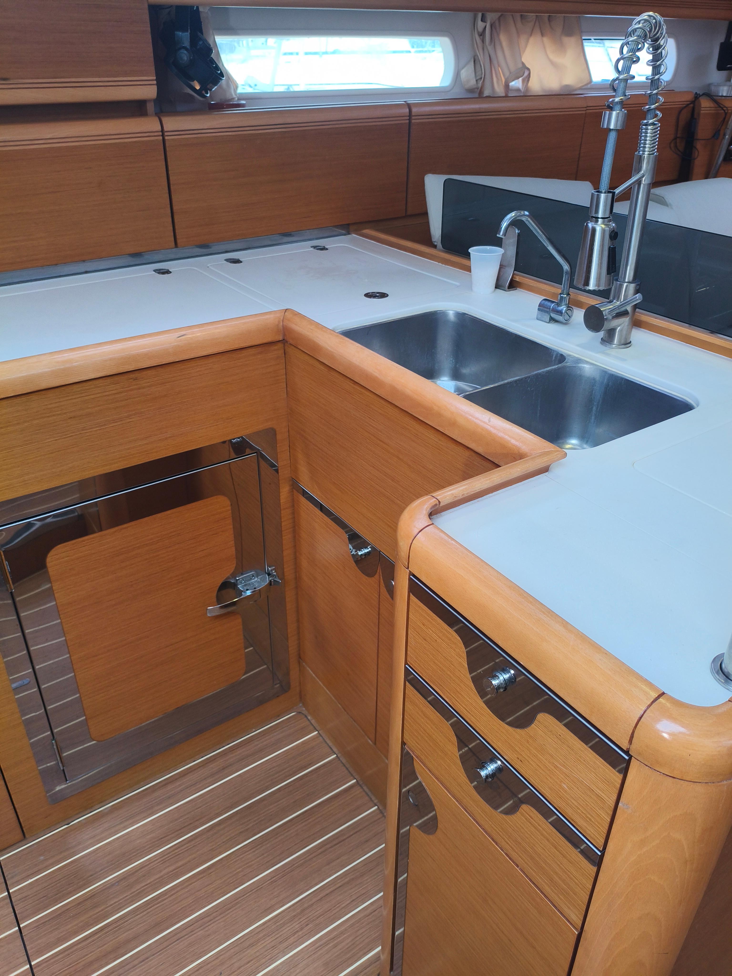 Jeanneau 53 - 4 cab., picture 8